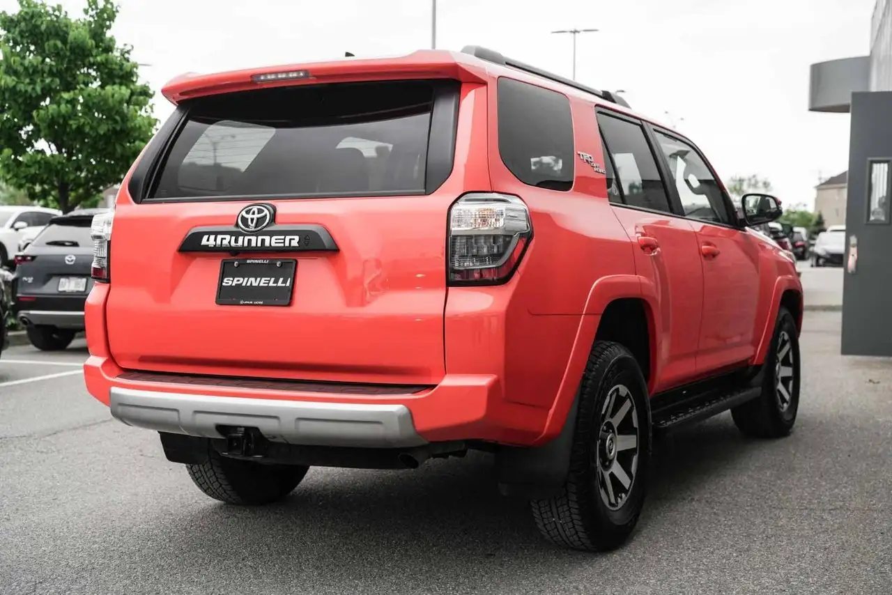 Toyota 4-Runner снимка Toyota 4-Runner