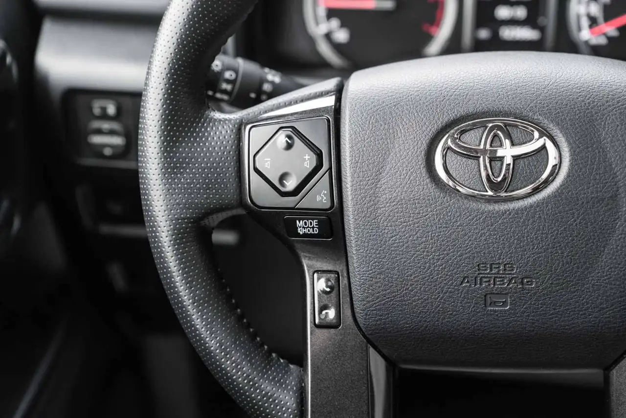 Toyota 4-Runner снимка Toyota 4-Runner