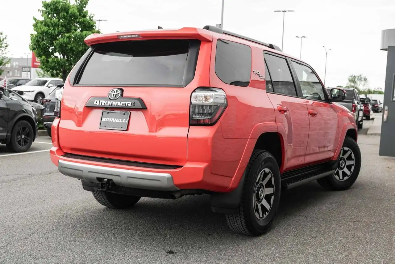 Toyota 4-Runner снимка Toyota 4-Runner