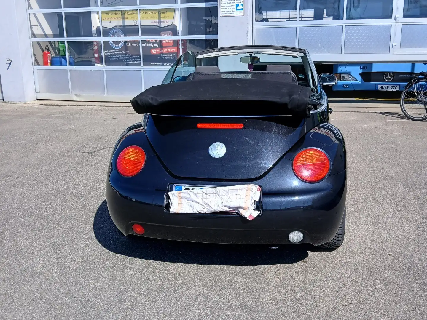 Volkswagen Beetle cabrio - 2