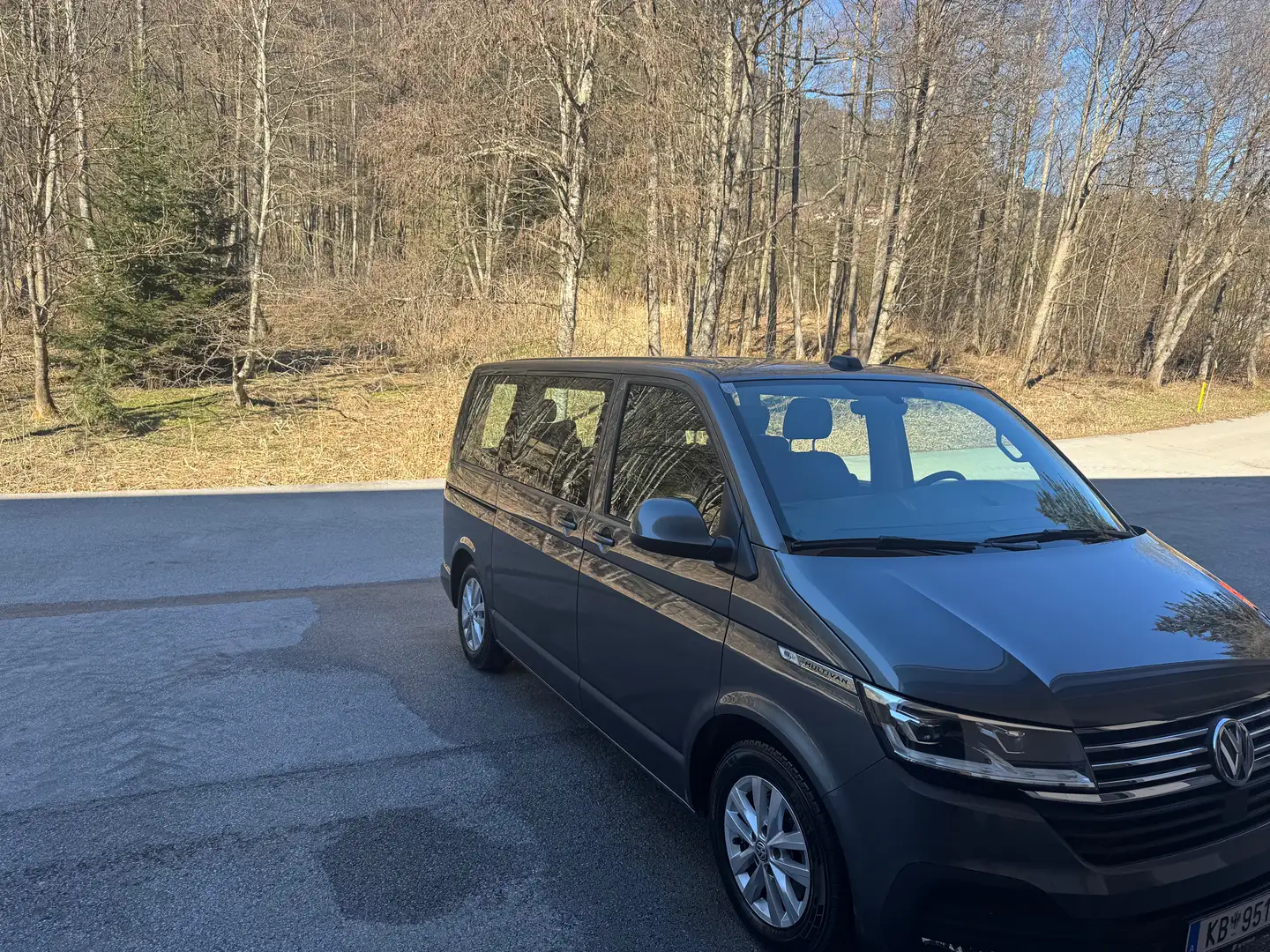 Volkswagen T6.1 Multivan Comfortline 150 Ps TDI Grau - 2