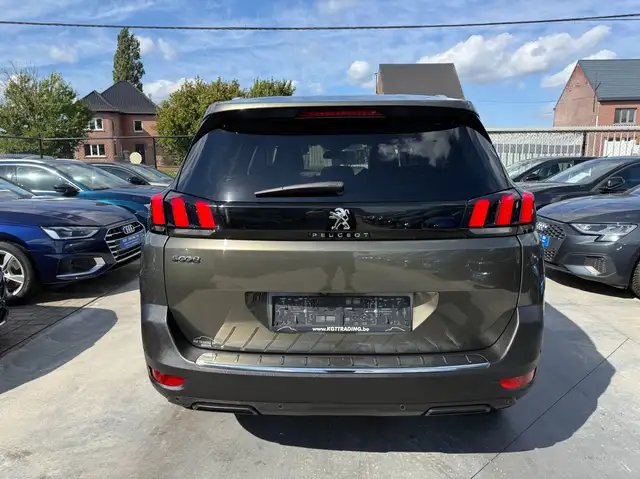 Peugeot 5008 view 6