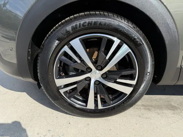Peugeot 5008 view 11