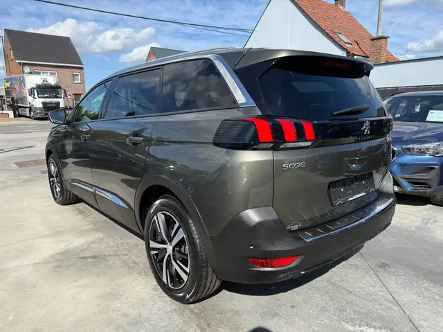 Peugeot 5008 view 7