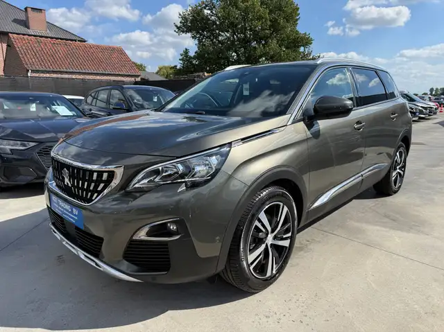 Peugeot 5008 view 9