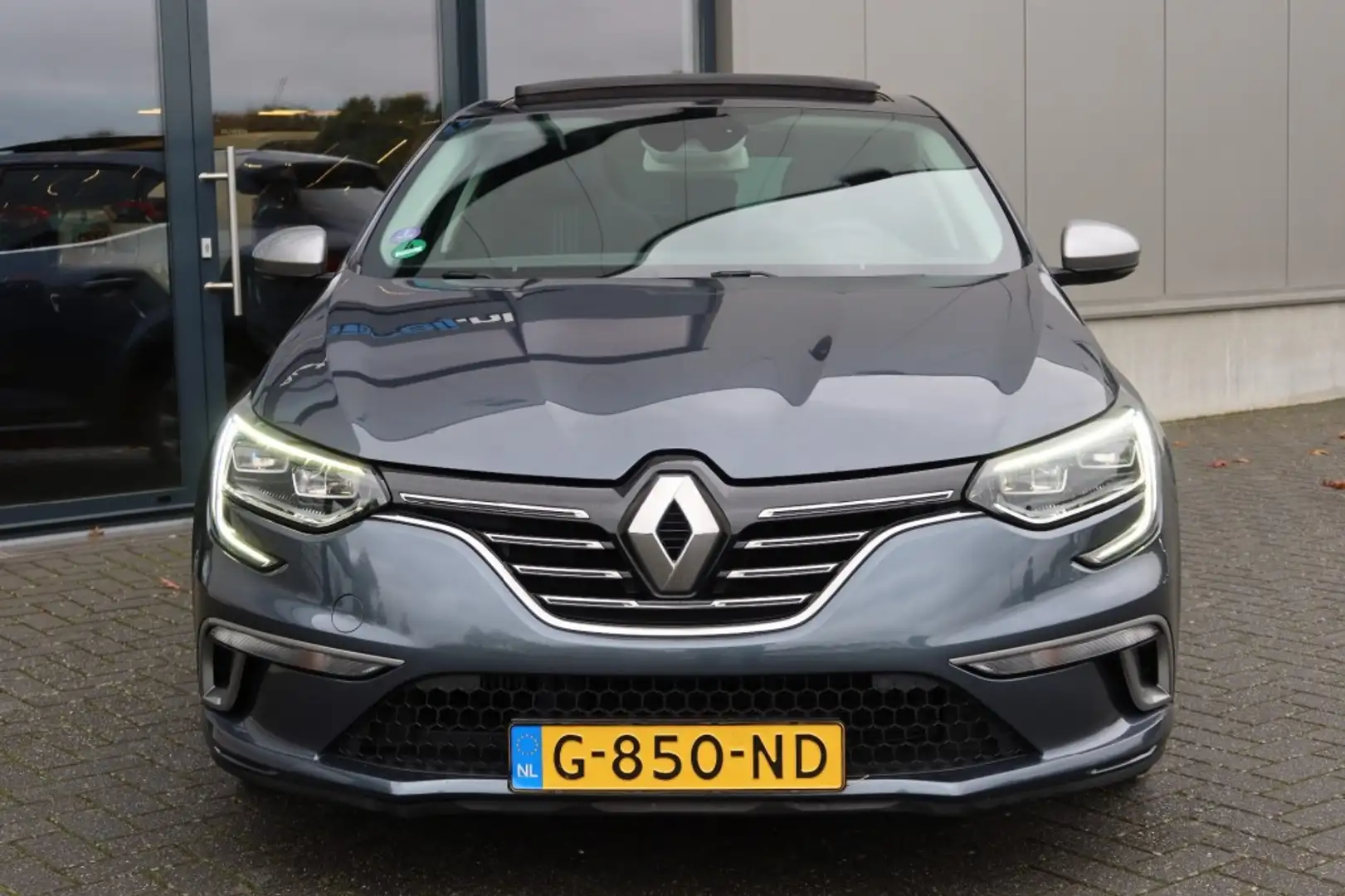 Renault Megane 1.3 TCE GT-Line AUTOMAAT Panoramadak, NAVI, Stoelv Grijs - 2