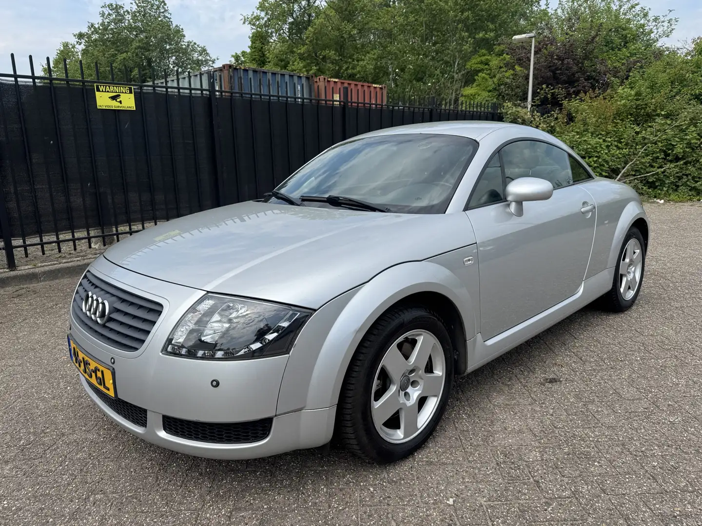 Audi TT 1.8 5V Turbo 180 PK Leer/Stoelverw/Clima/PDC Gris - 1