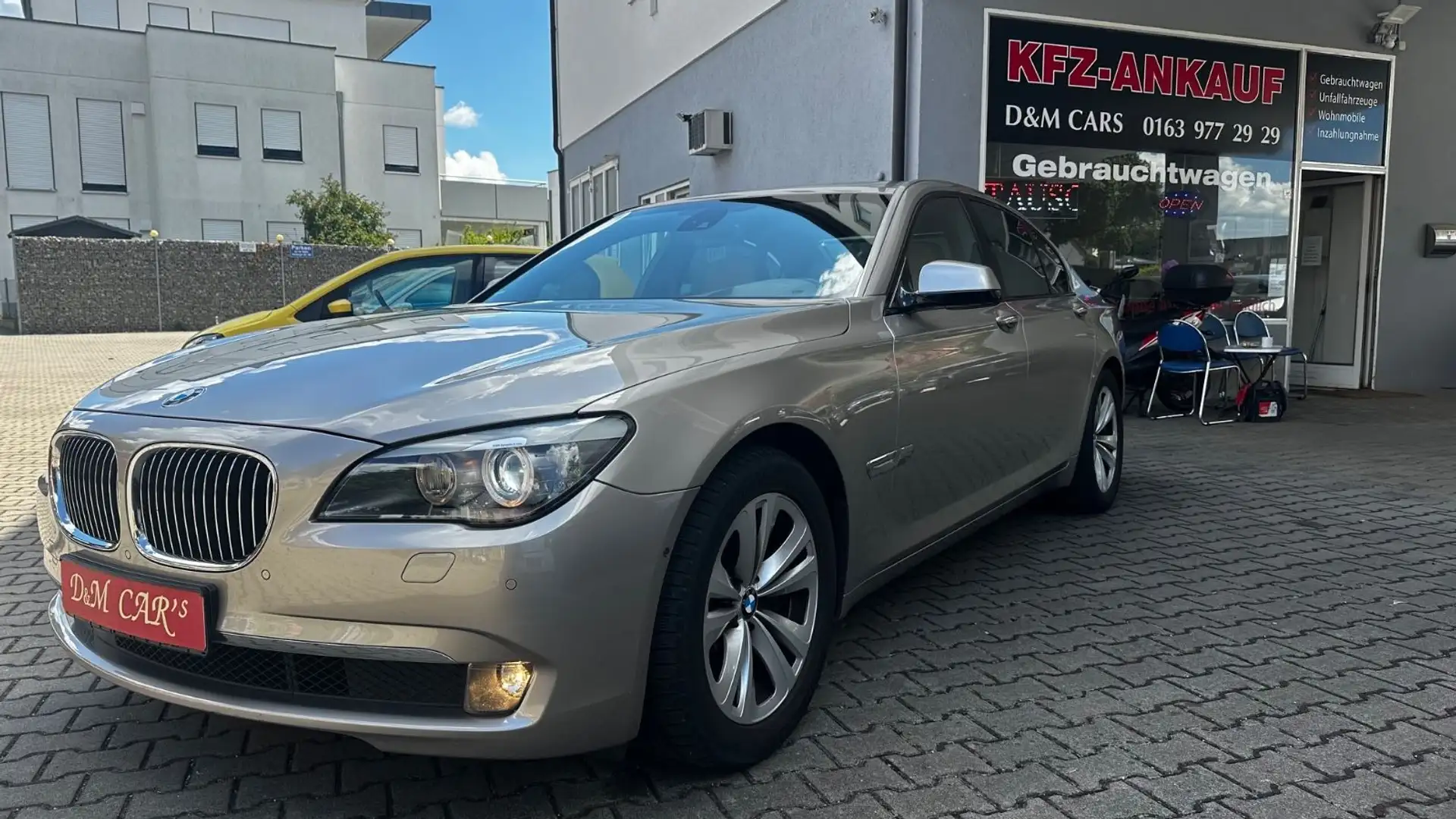 BMW 730 Baureihe 730d(TÜV 09,2026)KLIMA NAVI;Head-Up Silber - 1