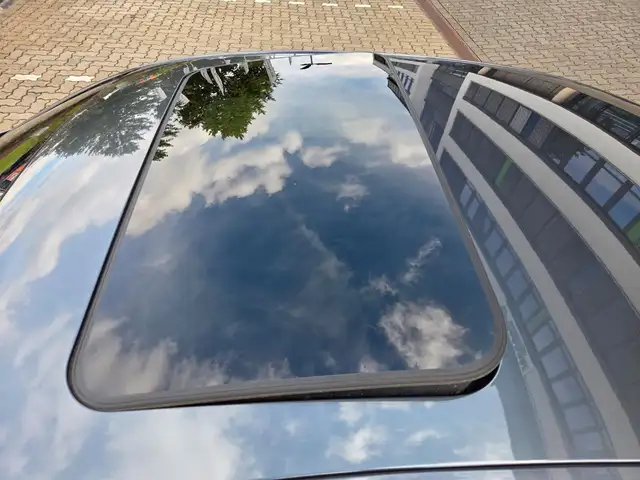 BMW 4 Series view 9