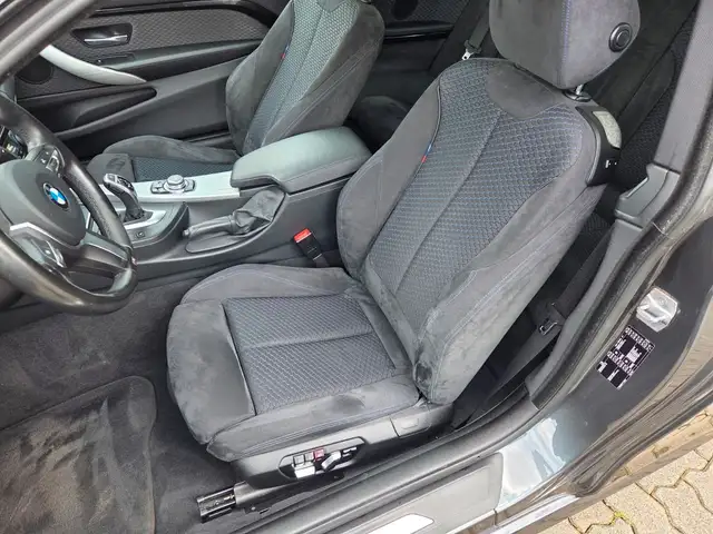 BMW 4 Series view 14