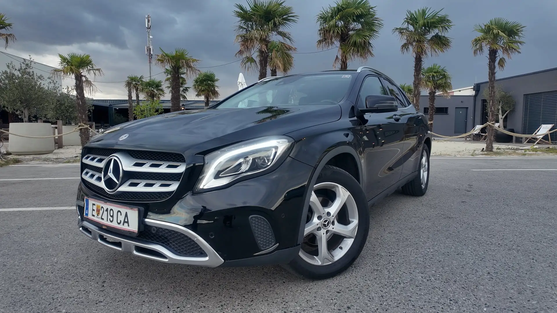 Mercedes-Benz GLA 200 - 1