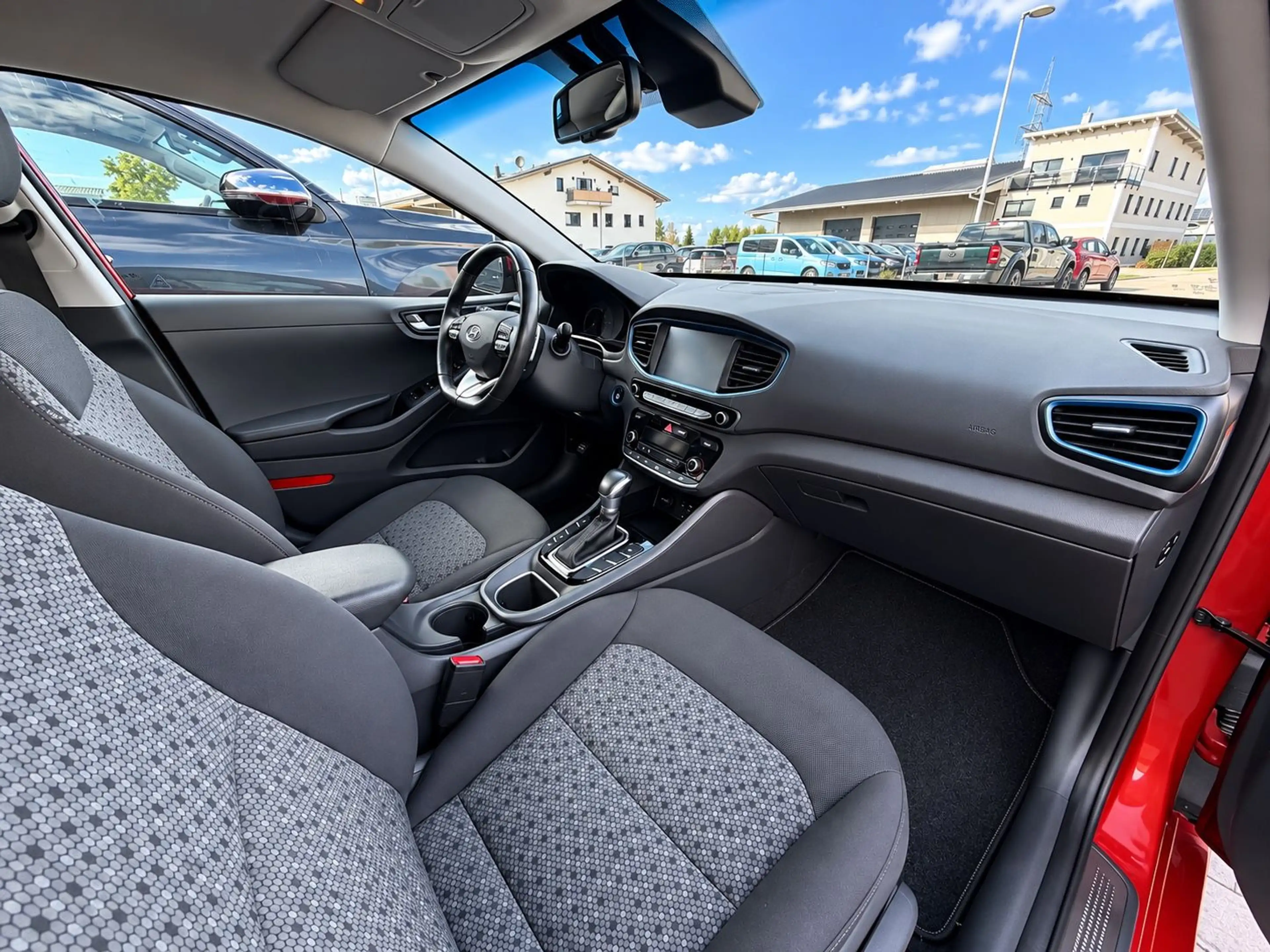 Hyundai IONIQ Ioniq Style Plug-In Hybrid — photo 10