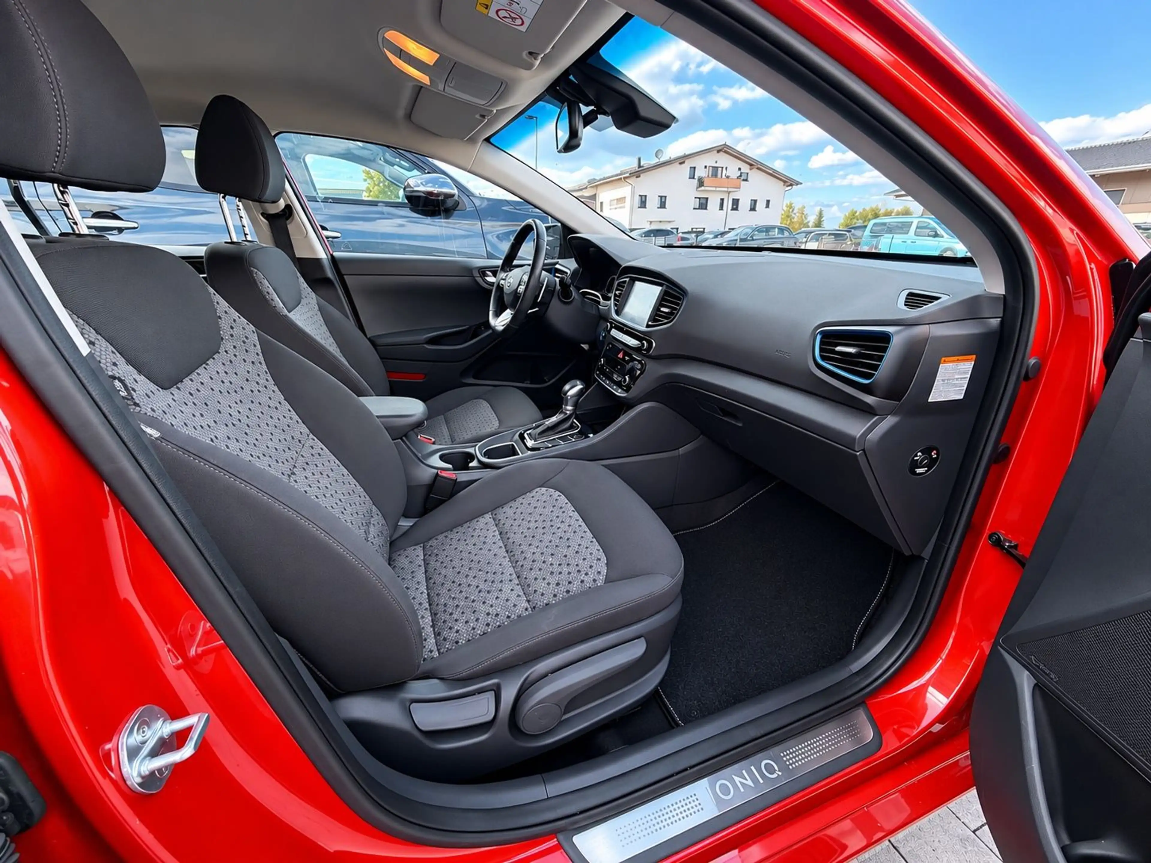 Hyundai IONIQ Ioniq Style Plug-In Hybrid — photo 11
