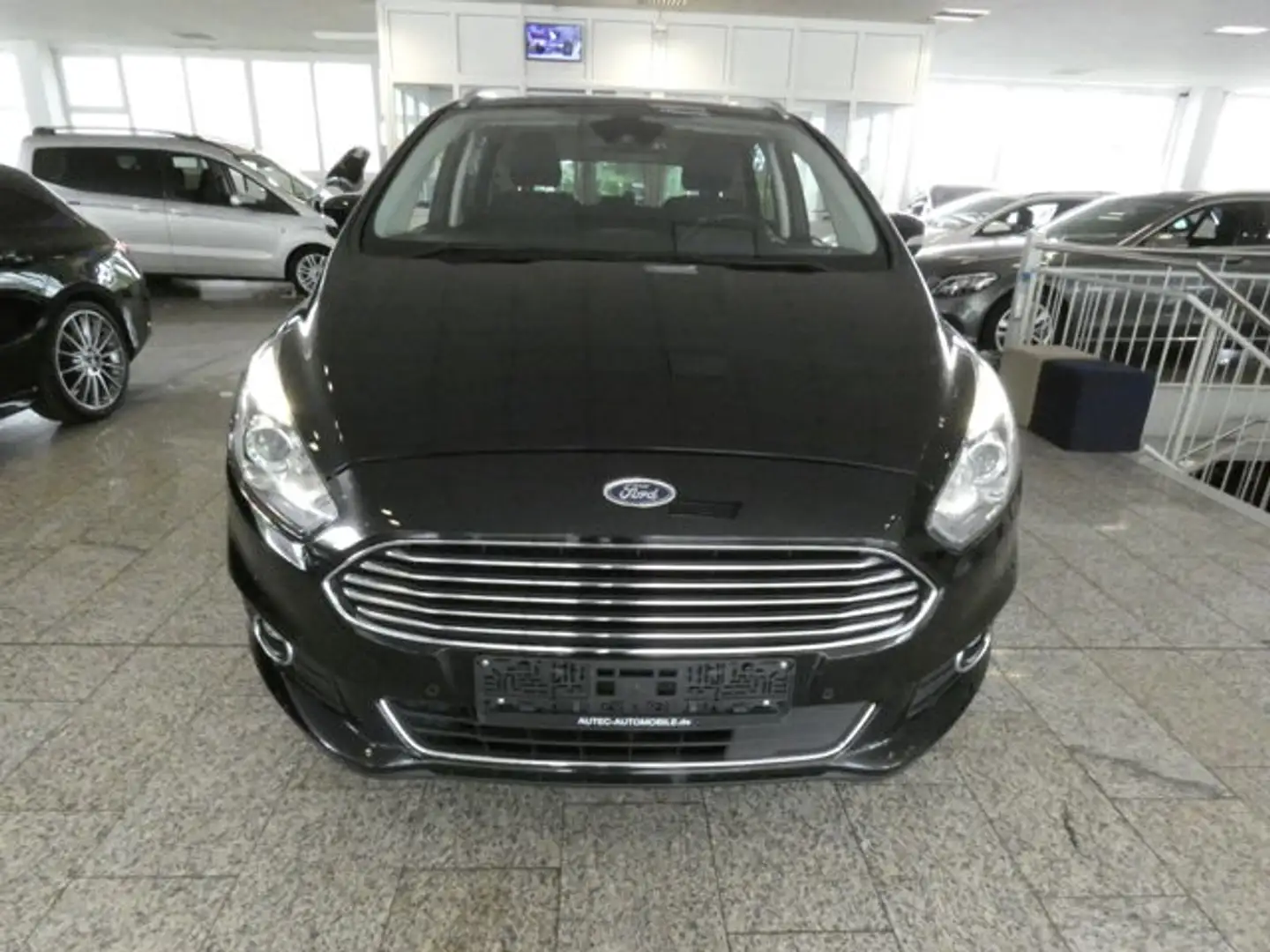 Ford S-Max 1.5 Titanium 7-SITZE+NAV+SITZHEIZ+SPURHALT Чорний - 2