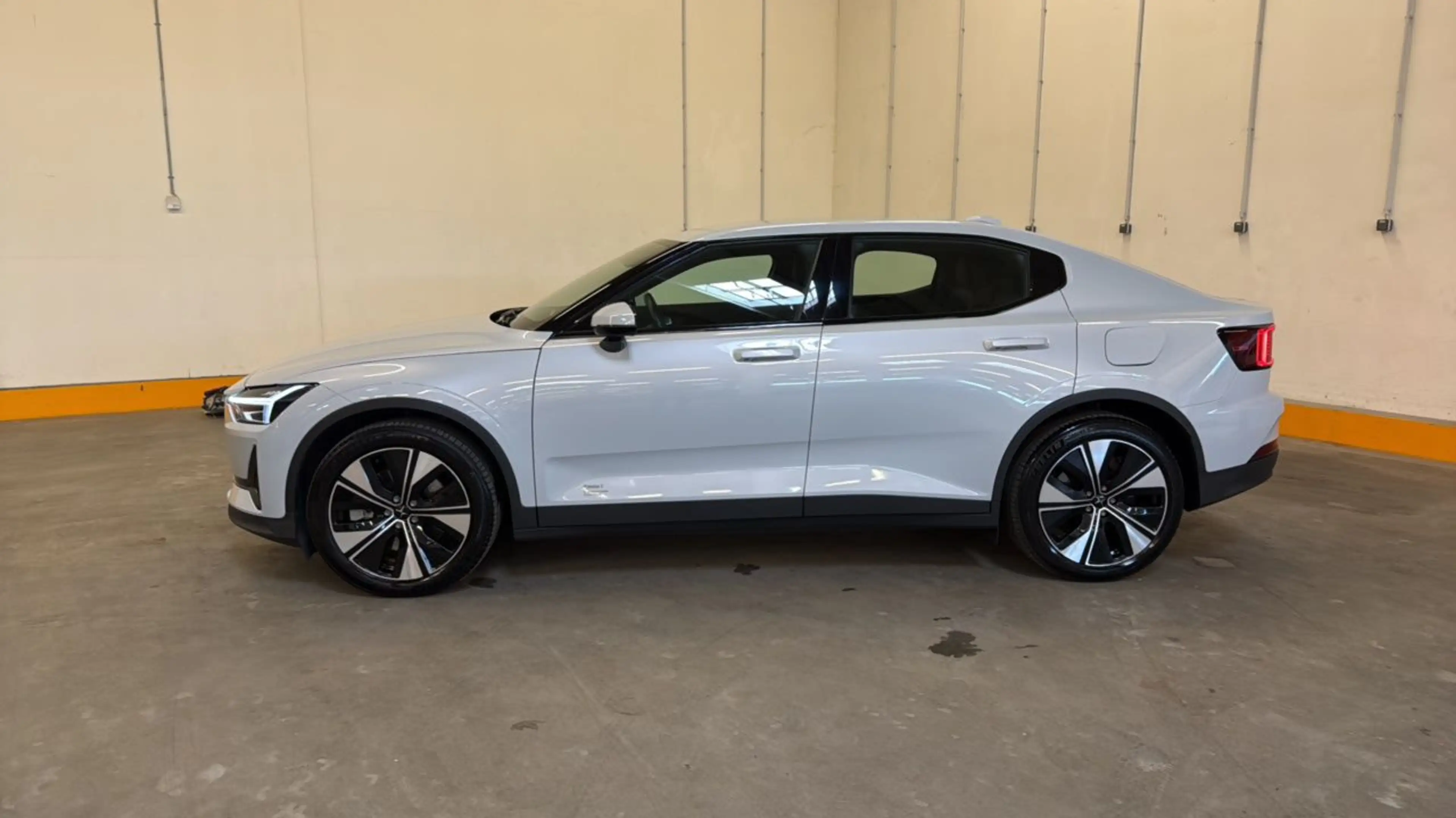 Polestar 2 Polestar 2 Long Range Dual Motor Elektro 78kWh LE — photo 3