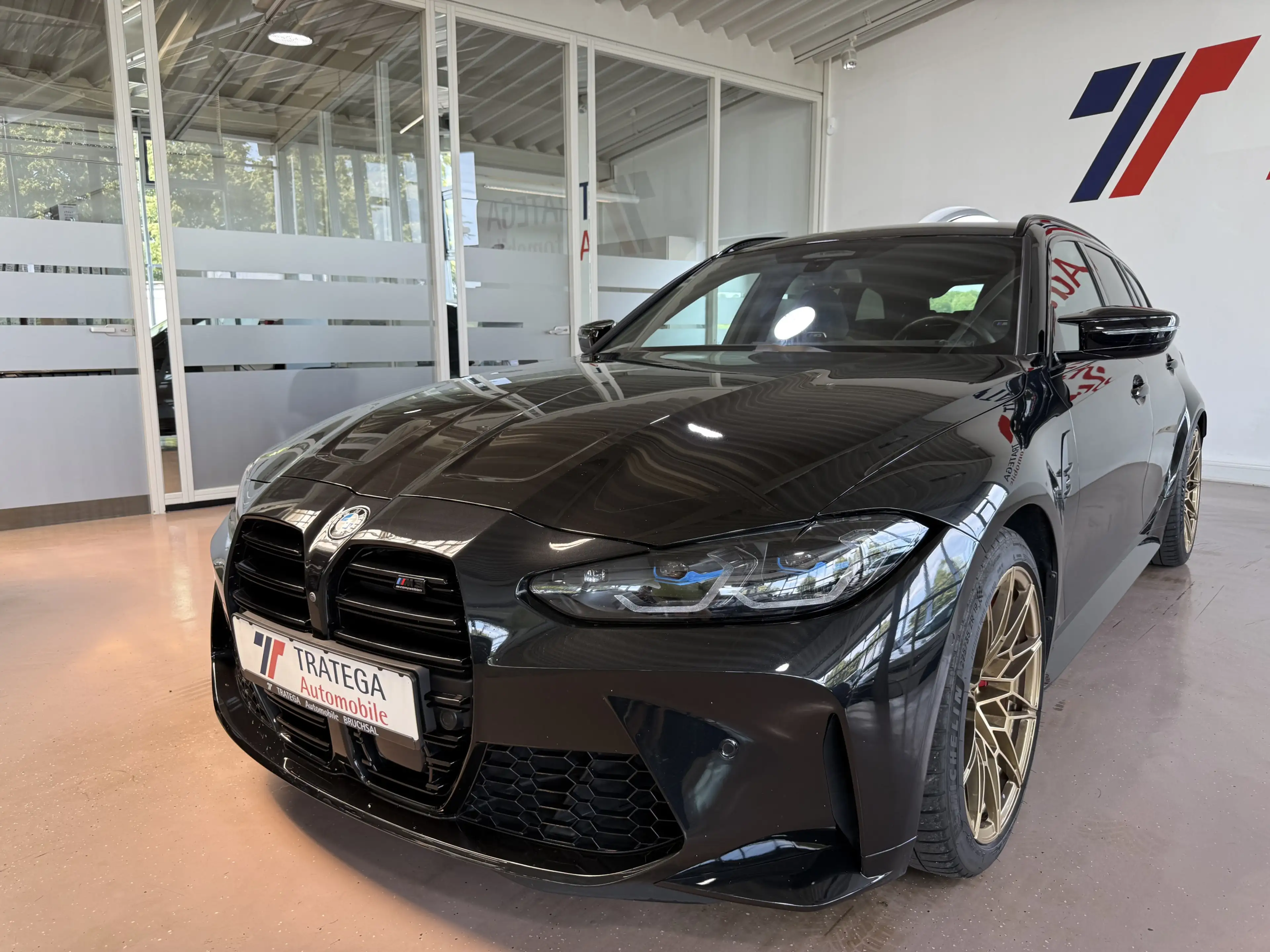 BMW M3 Comp. Touring xDrive Drivers Inno Carbon HK
