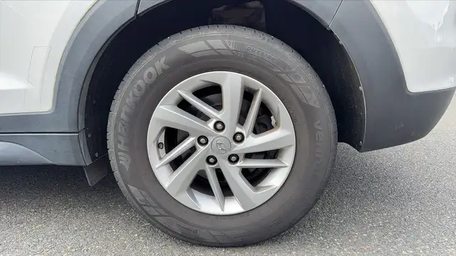 Hyundai Tucson view 19