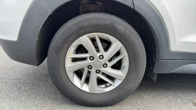 Hyundai Tucson view 16
