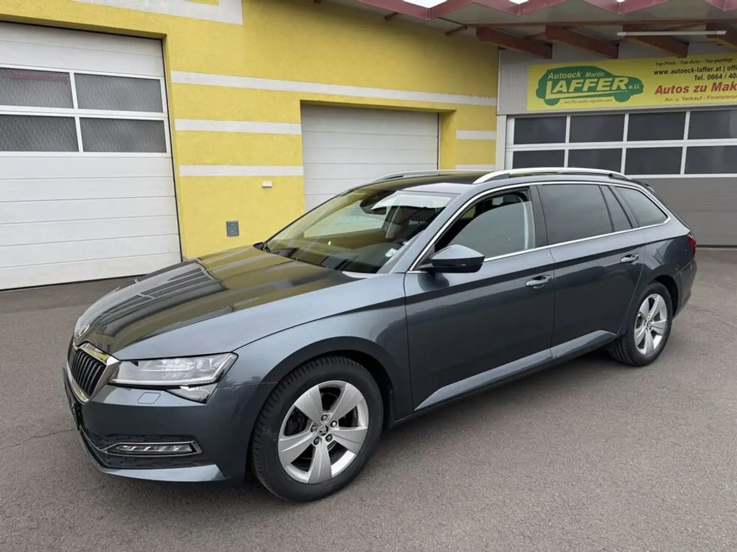 Skoda Superb Kombi Style 2.0TDI DSG - 1Besitz TOP! Grau - 1