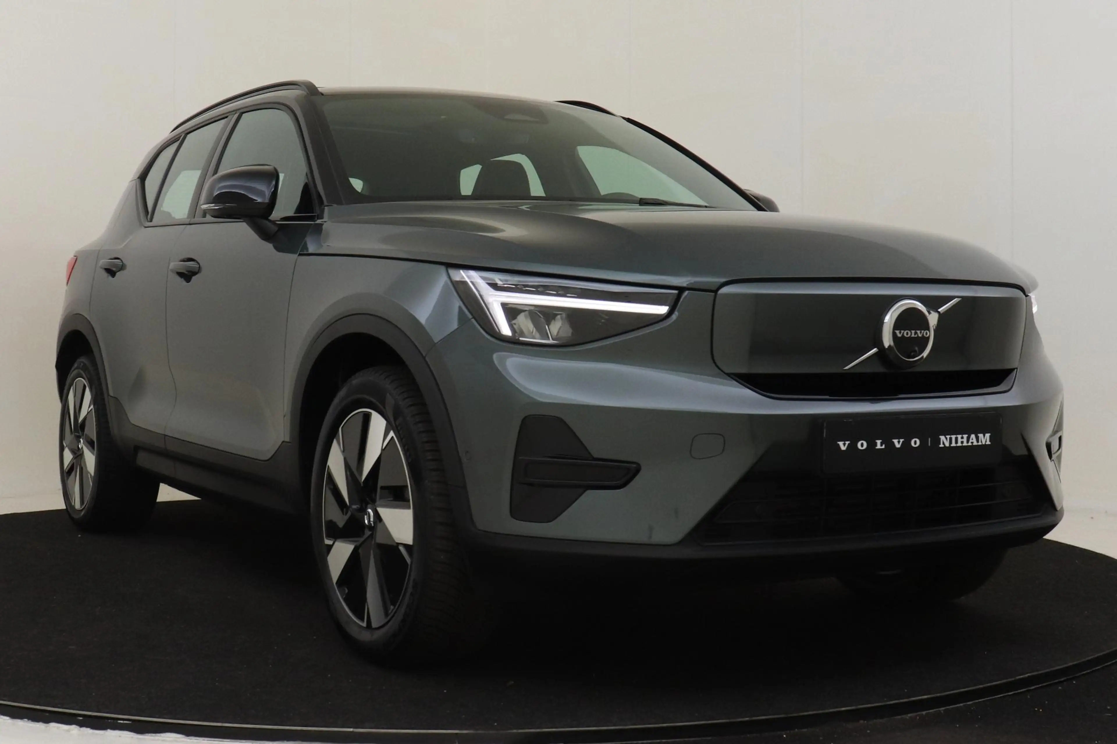 Volvo EX40 SINGLE MOTOR EXTENDED RANGE ULTRA EUROPA 82 kWh -P — photo 11