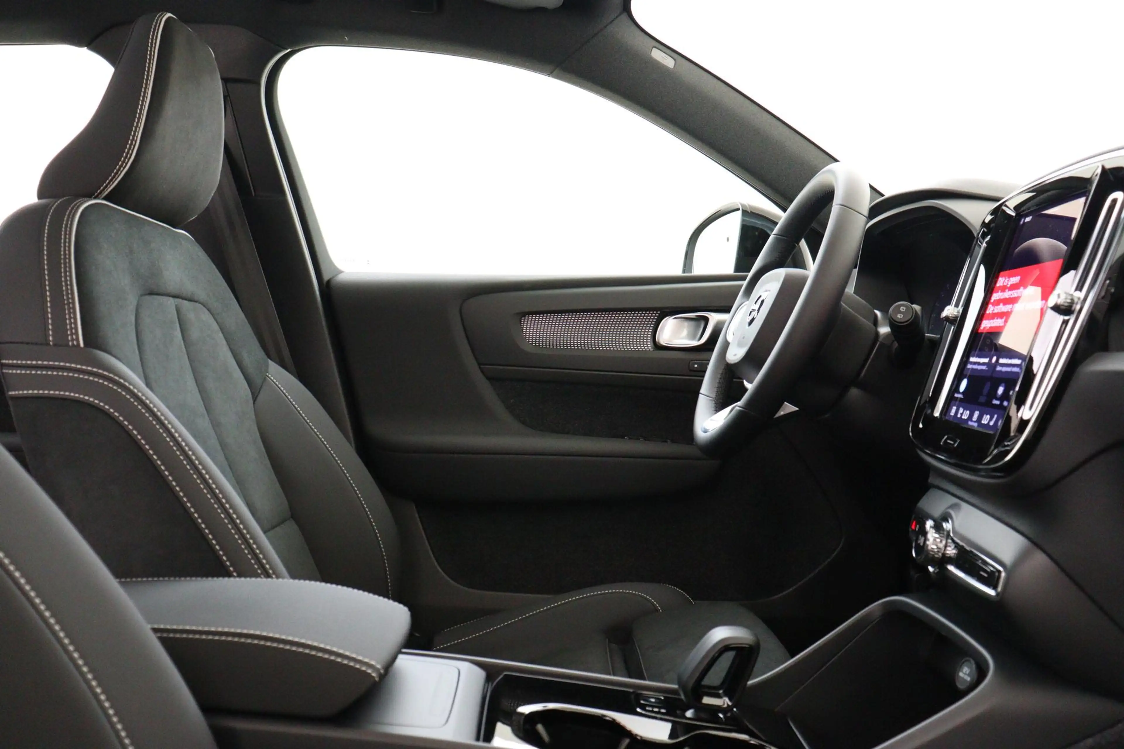Volvo EX40 SINGLE MOTOR EXTENDED RANGE ULTRA EUROPA 82 kWh -P — photo 10