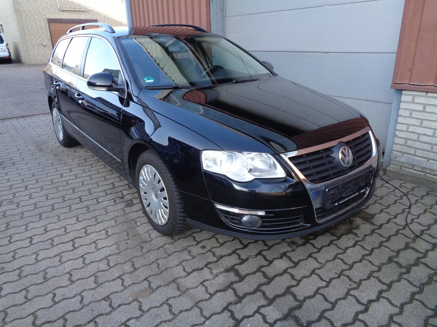 Volkswagen Passat Variant 2.0 TDI Comfortline *DSG* Schwarz - 1