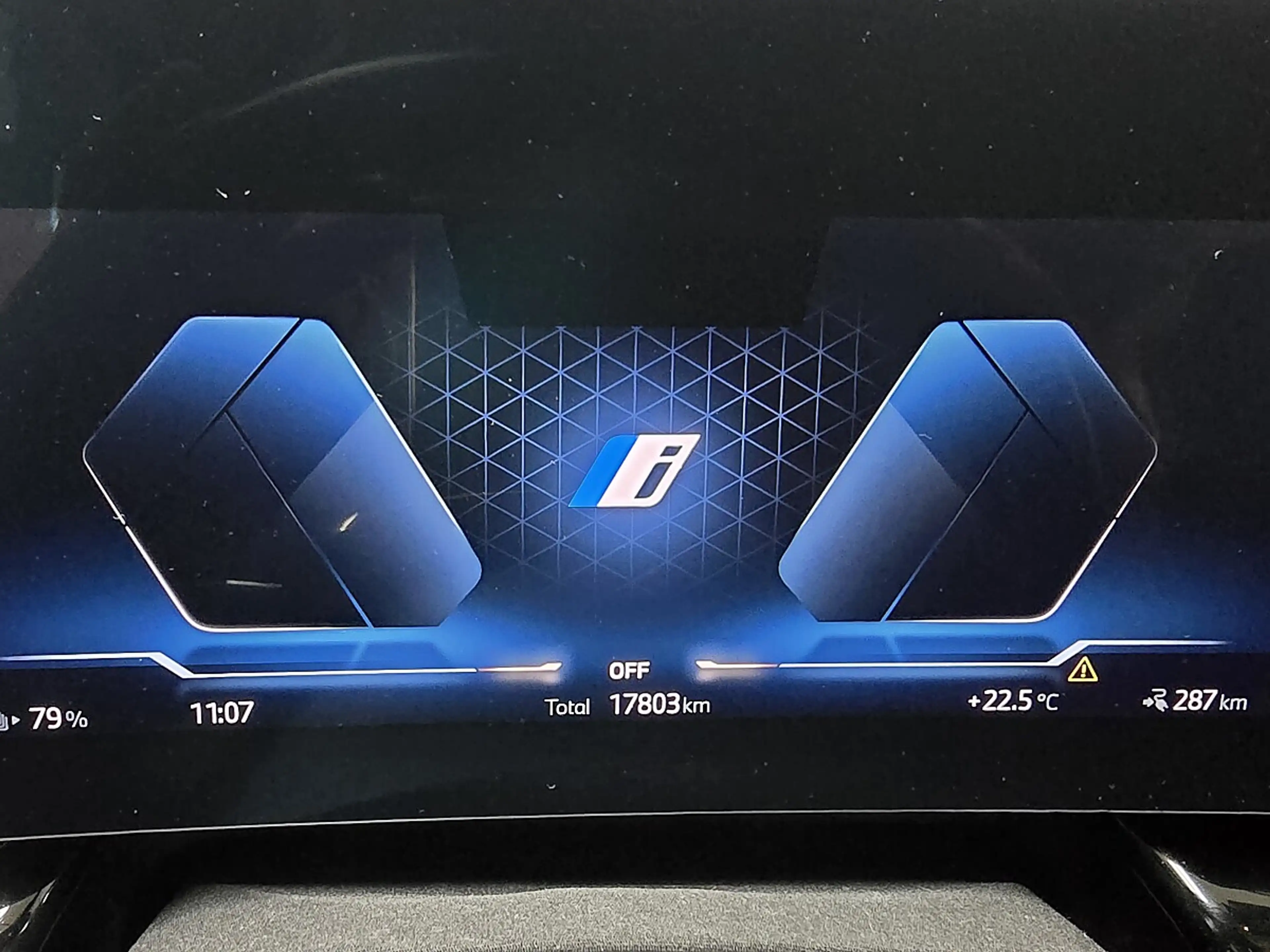 BMW iX1 xDrive30 "X Line" Vollleder/Head-Up/Komfortzugang — photo 8