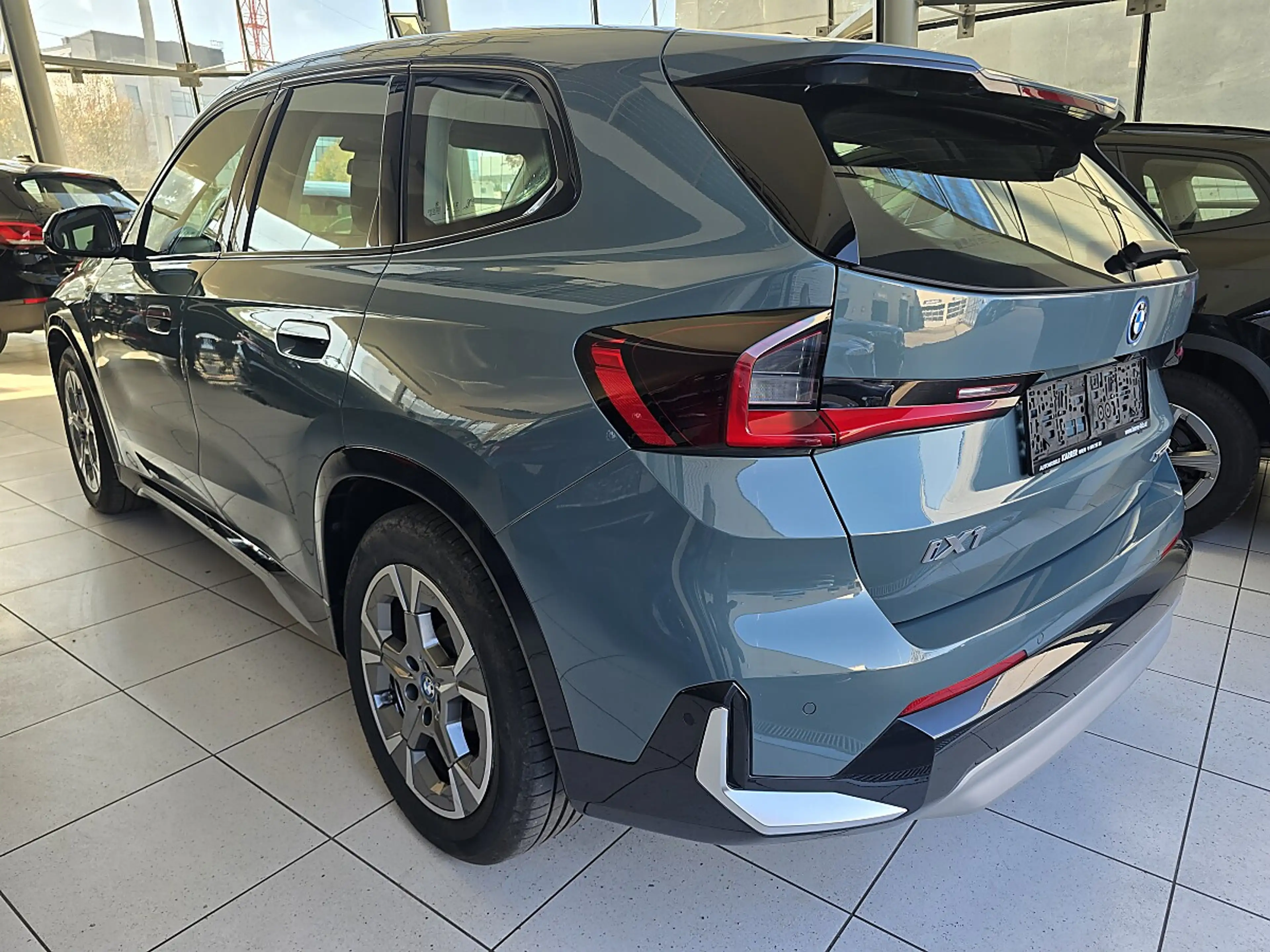 BMW iX1 xDrive30 "X Line" Vollleder/Head-Up/Komfortzugang — photo 7