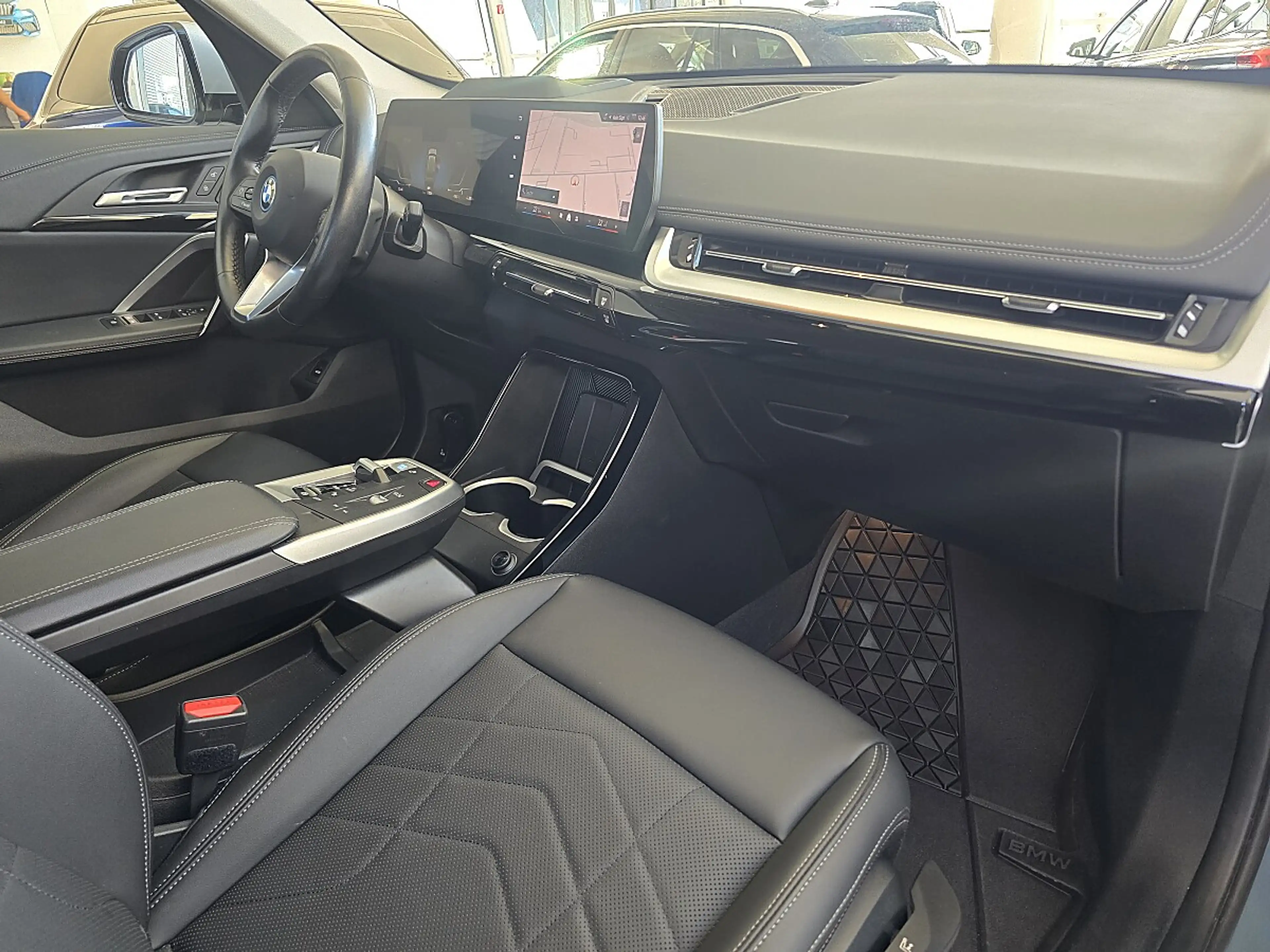 BMW iX1 xDrive30 "X Line" Vollleder/Head-Up/Komfortzugang — photo 11