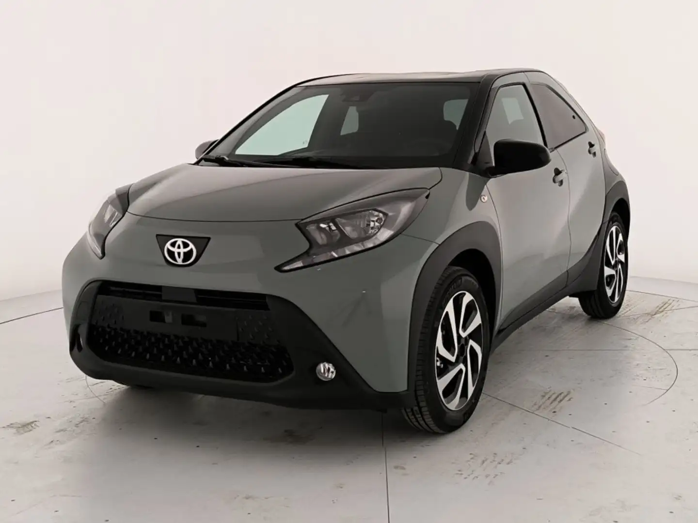 Toyota Aygo X x 1.0 trend 72cv Nero - 1