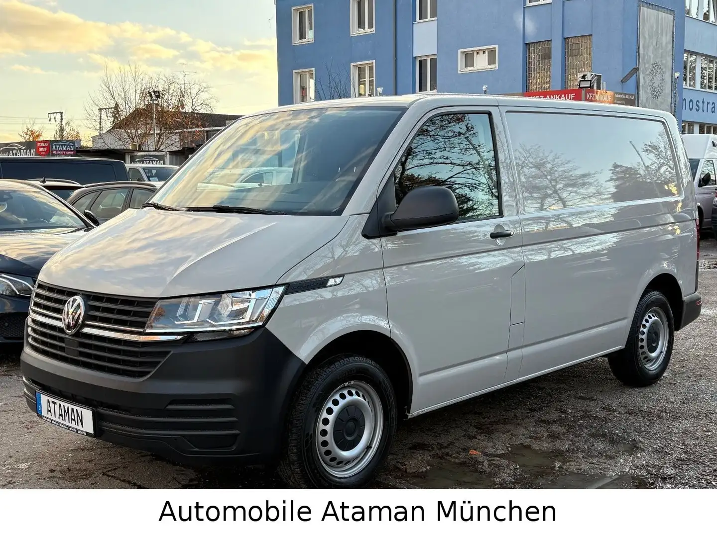 Volkswagen T6 Transporter T6.1 2.0 TDI Transporter, Klima / PTS / nur 69km Gris - 2