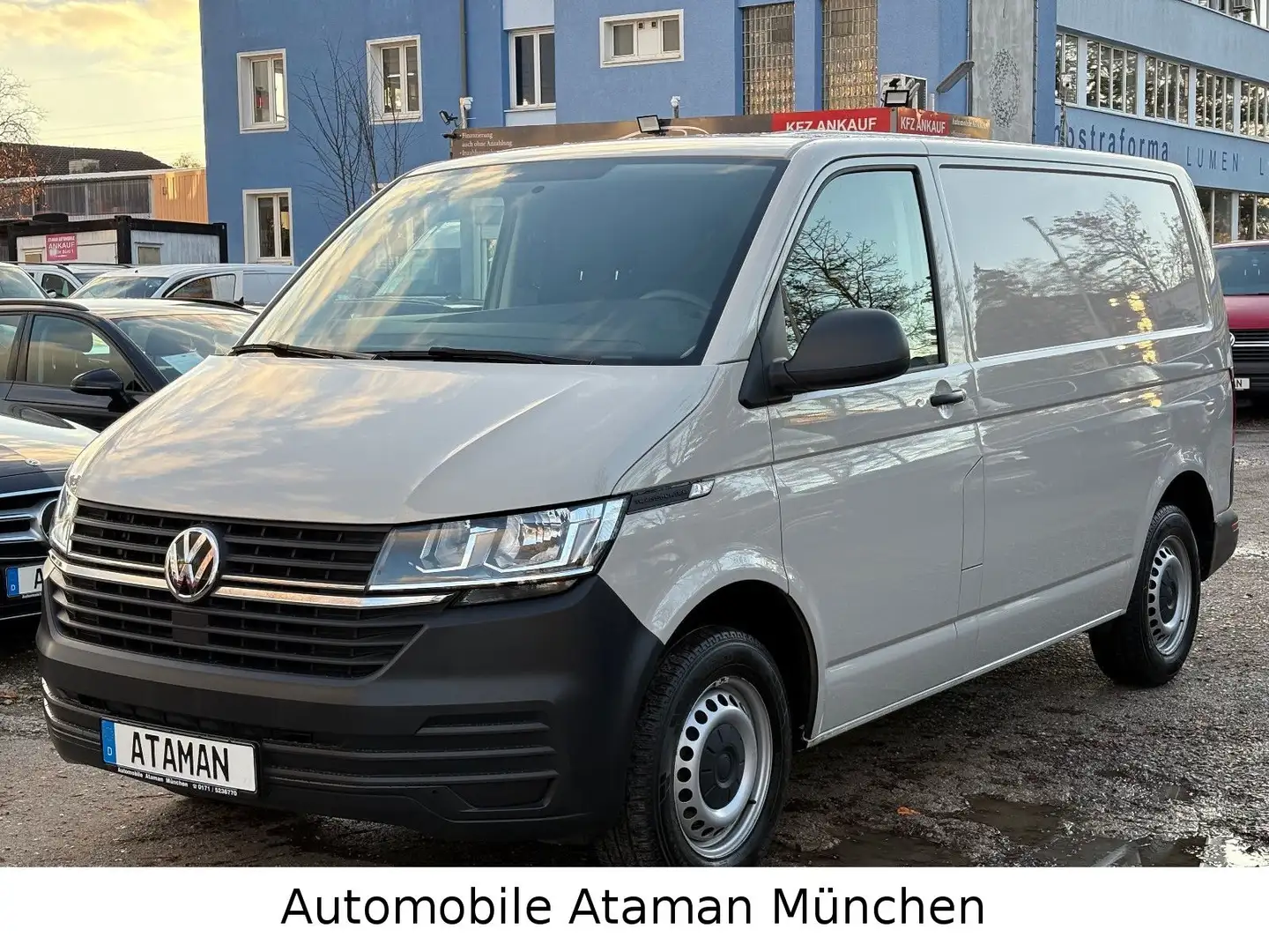 Volkswagen T6 Transporter T6.1 2.0 TDI Transporter, Klima / PTS / nur 69km Gris - 1