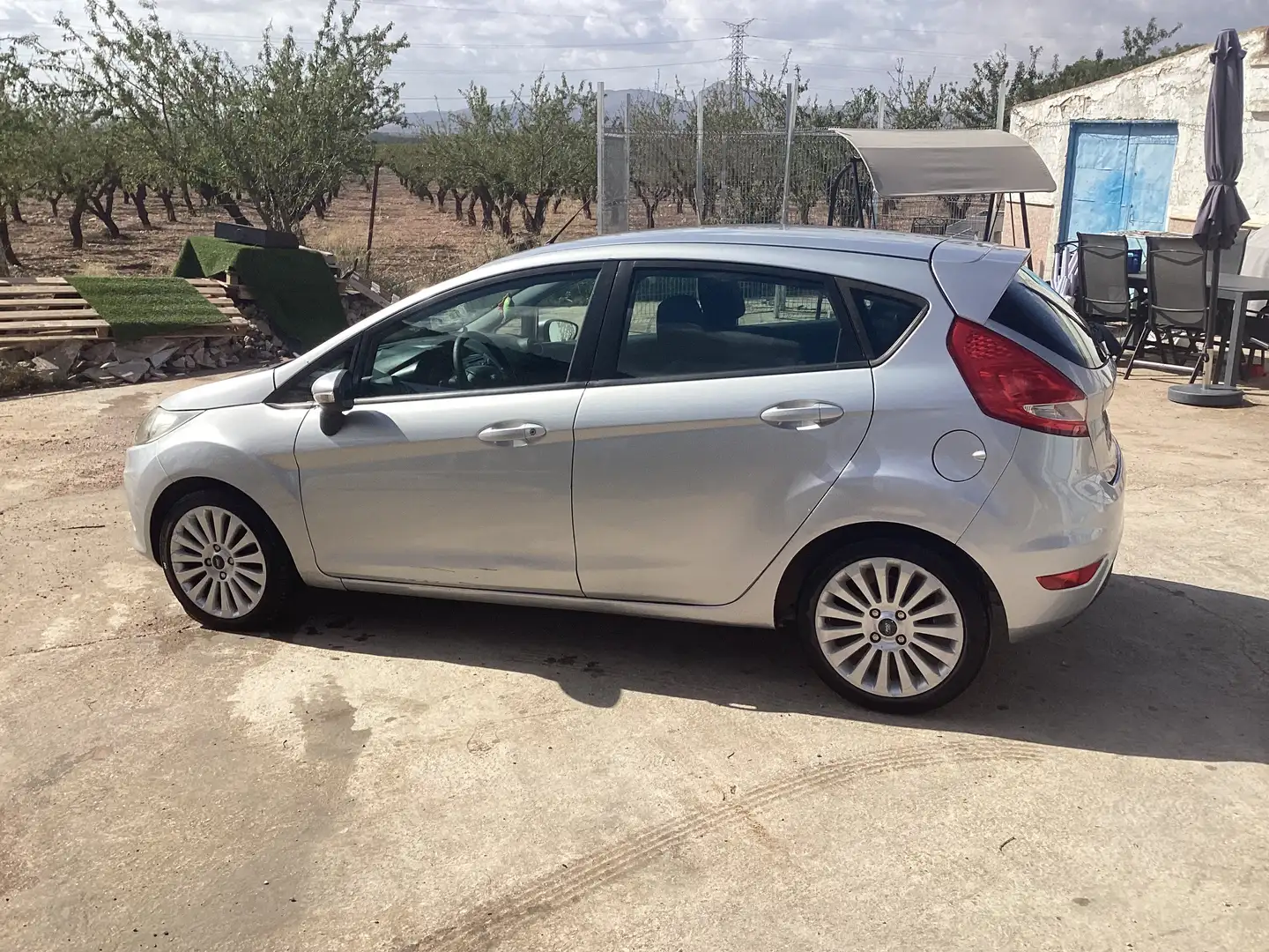 Ford Fiesta Fiesta 1.25 Trend 82 Trend Gris - 2