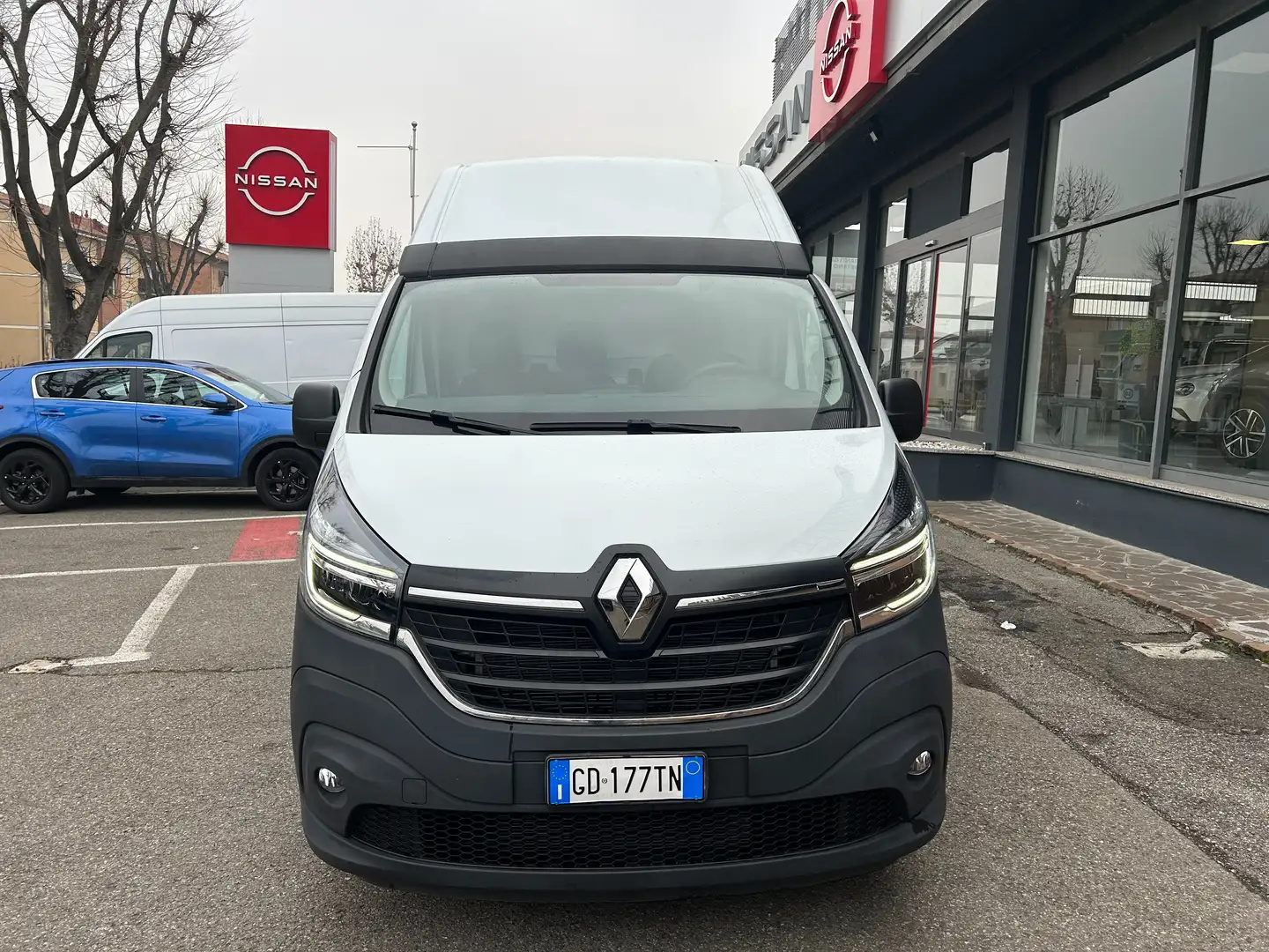 Renault Trafic 29 2.0dCi 145CVPL-TA Fur.En.Ice Bianco - 2