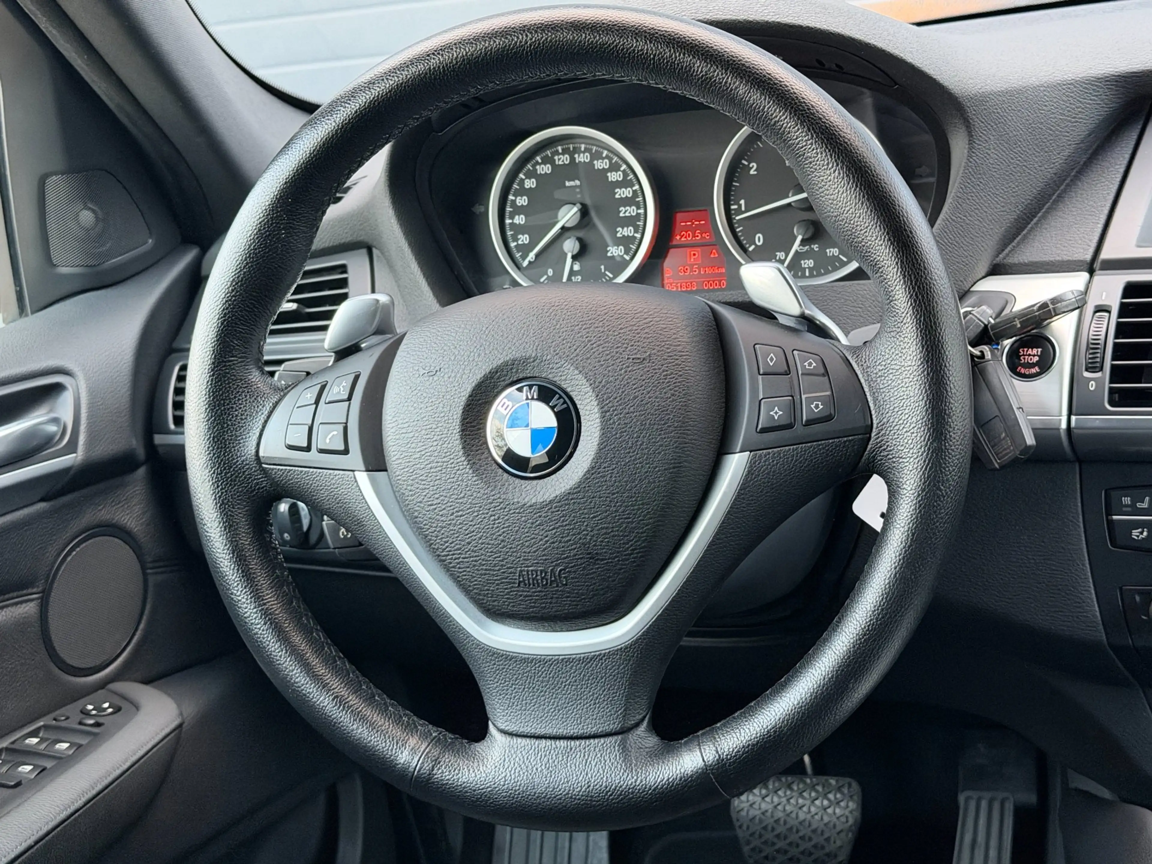 BMW X6 XDrive50i High Executive|LEDER|NAP|TREKHAAK|20"|YO — photo 9