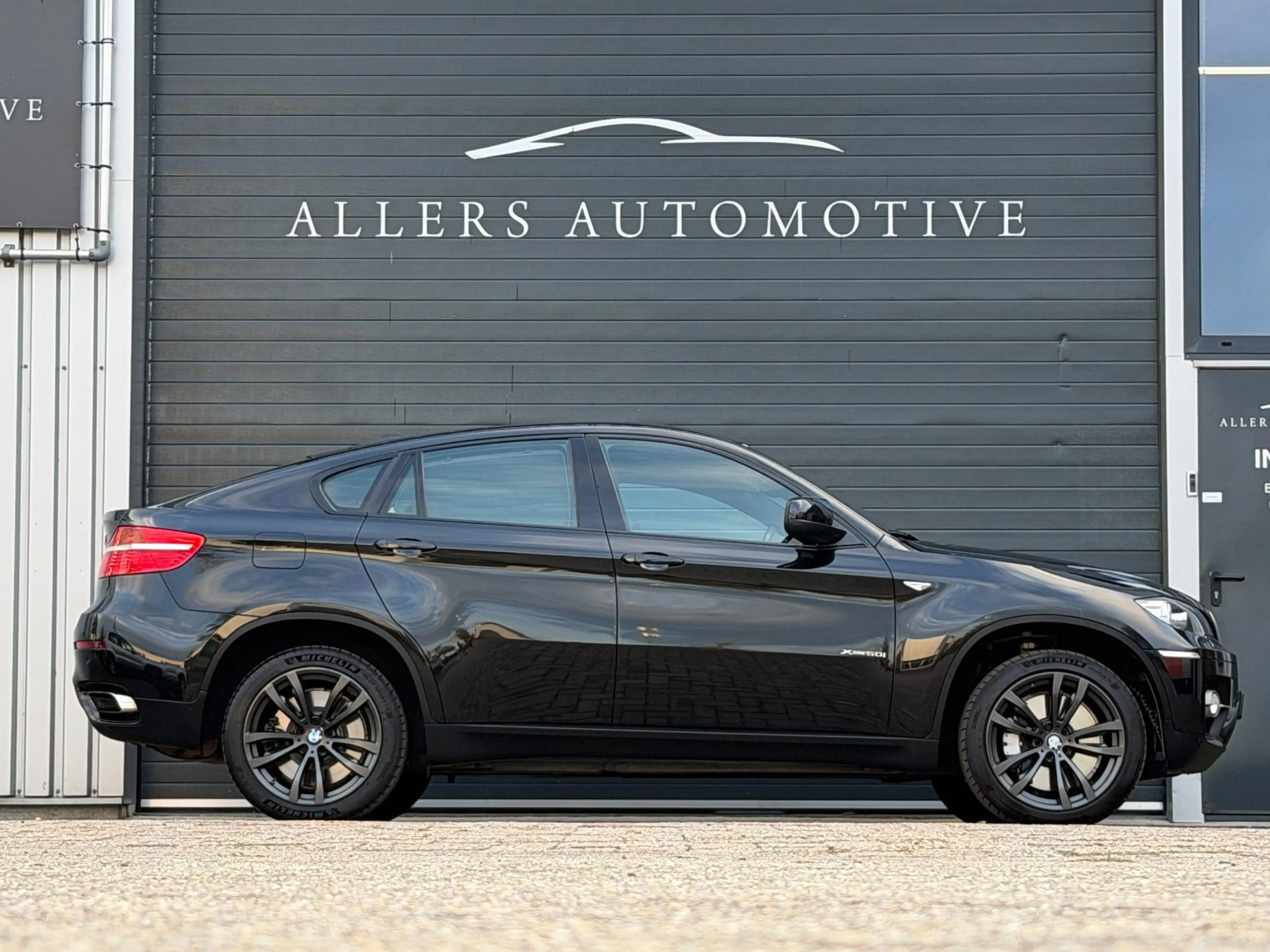 BMW X6 XDrive50i High Executive|LEDER|NAP|TREKHAAK|20"|YO — photo 5