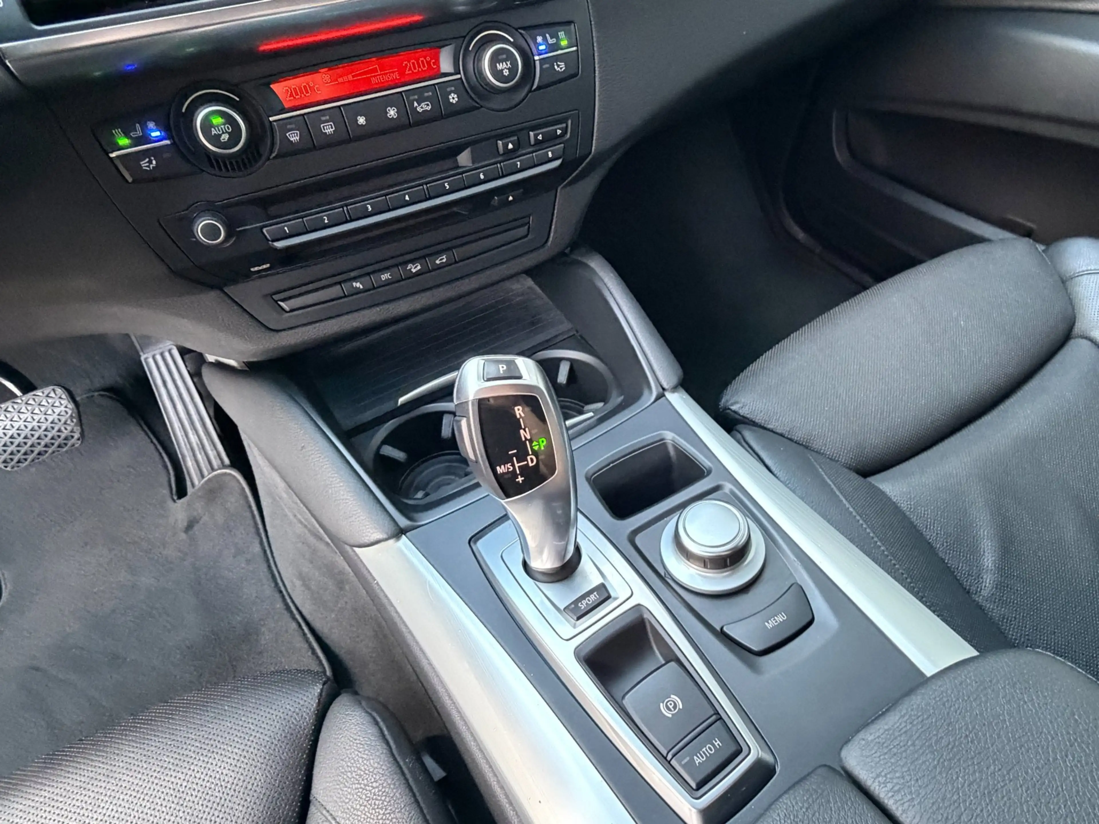 BMW X6 XDrive50i High Executive|LEDER|NAP|TREKHAAK|20"|YO — photo 15