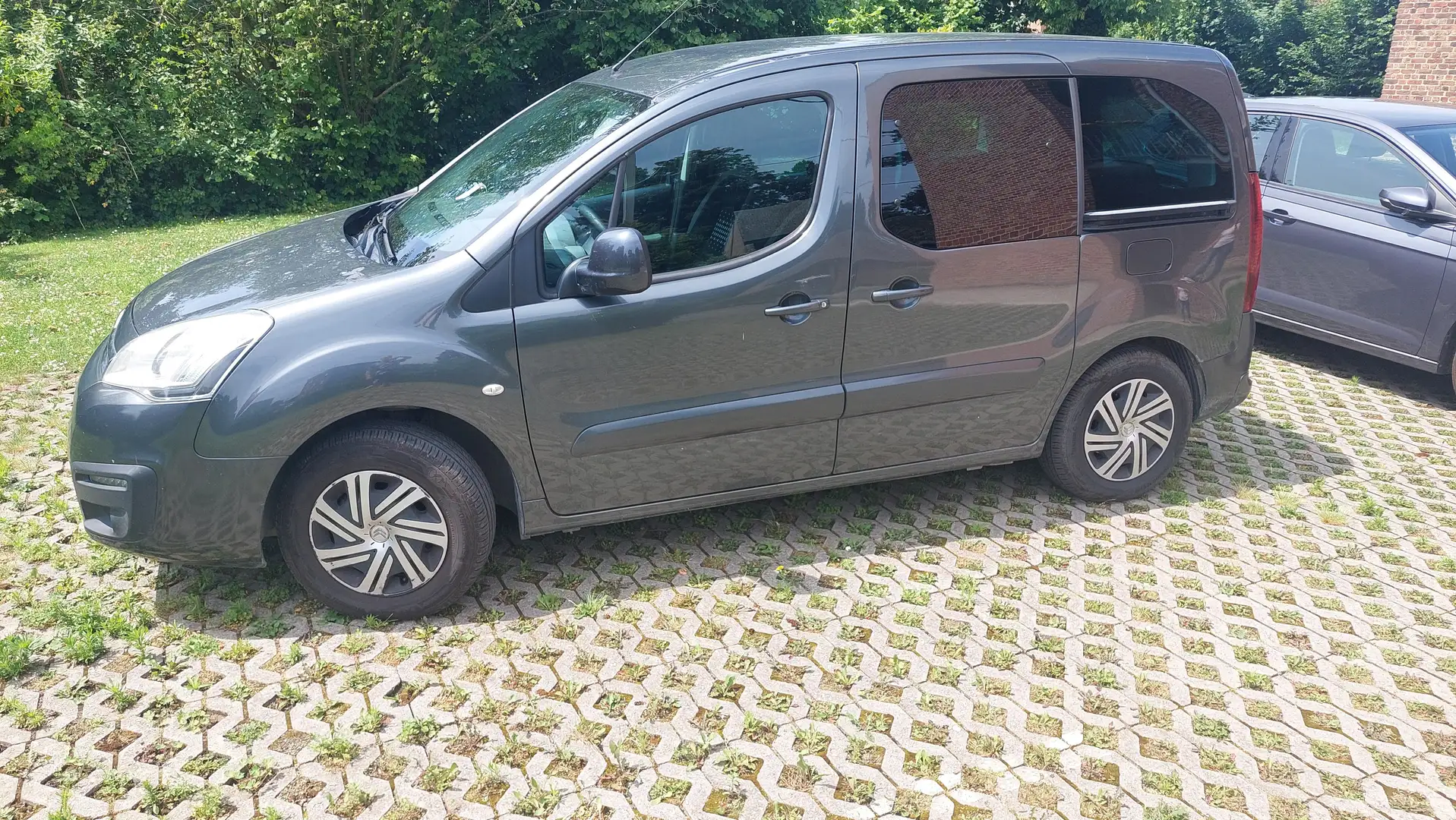 Citroen Berlingo Berlingo 1.6 VTi Feel Edition Grijs - 2