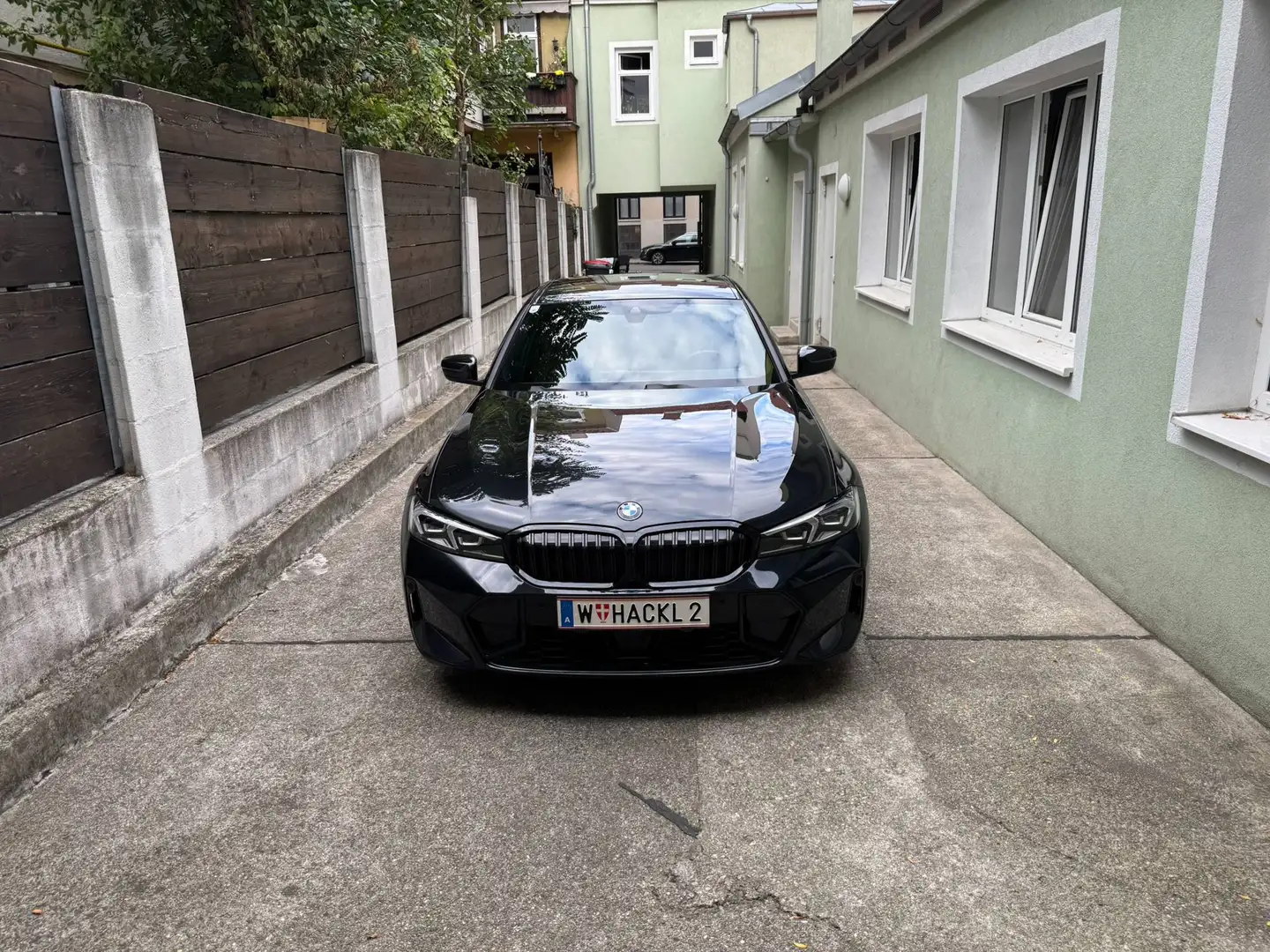 BMW 318 318d M Sport Aut. M Sport Schwarz - 1
