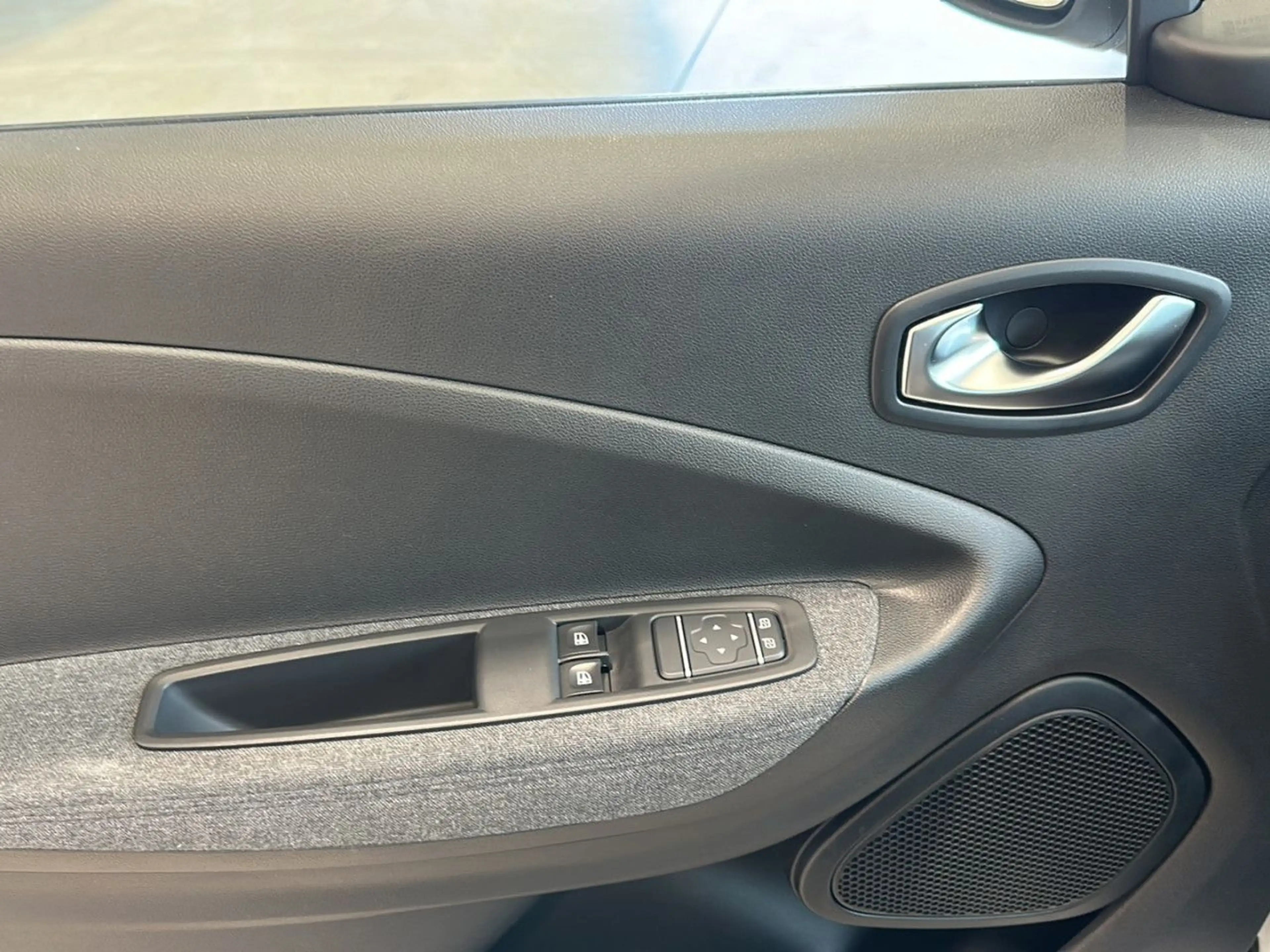 Renault ZOE Evolution R135 ZE50 inkl Batterie Sportpaket — photo 7