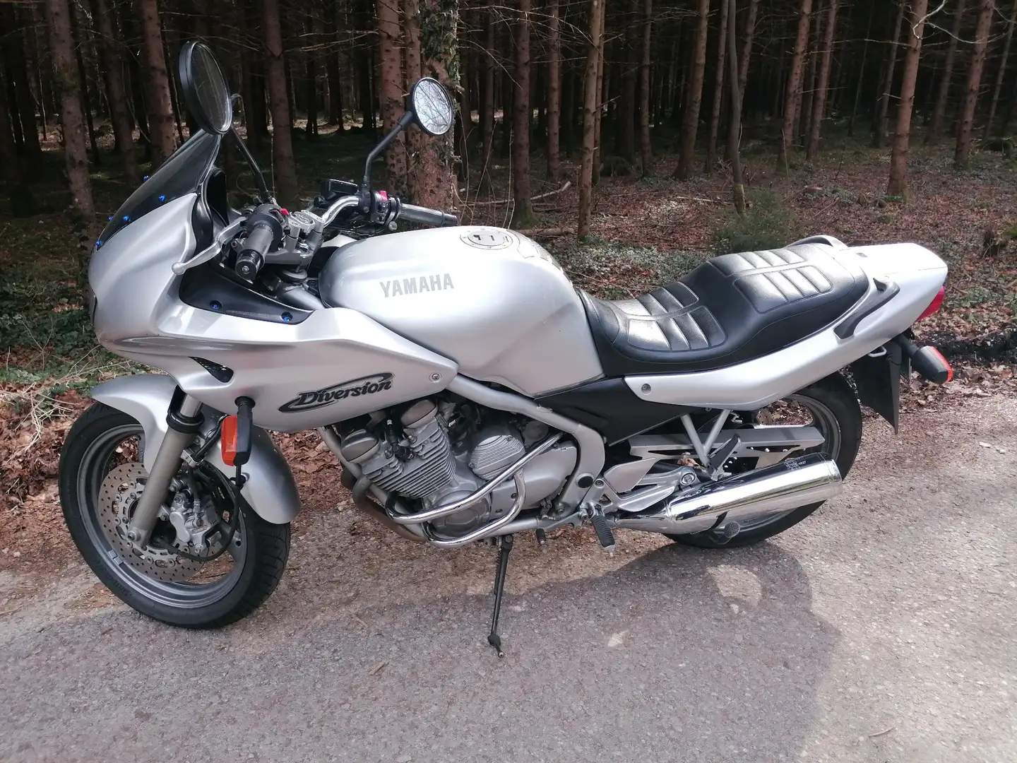 Yamaha XJ 600 Silber - 2