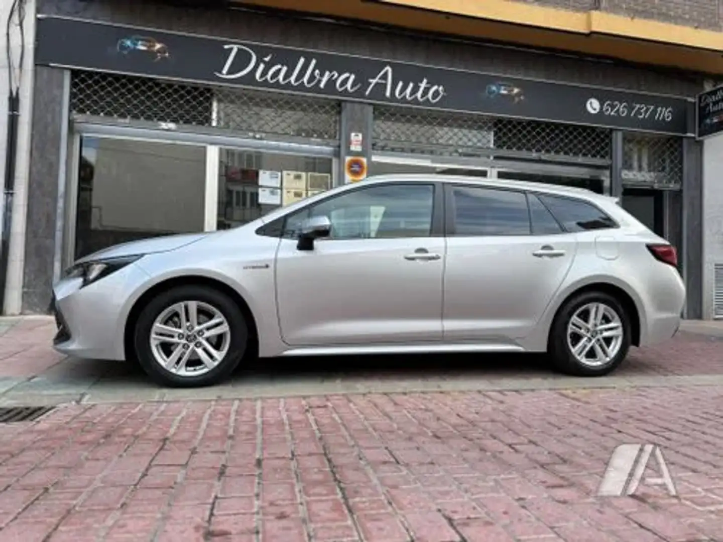 Toyota Corolla Touring Sports 125H Active Tech Gris - 2