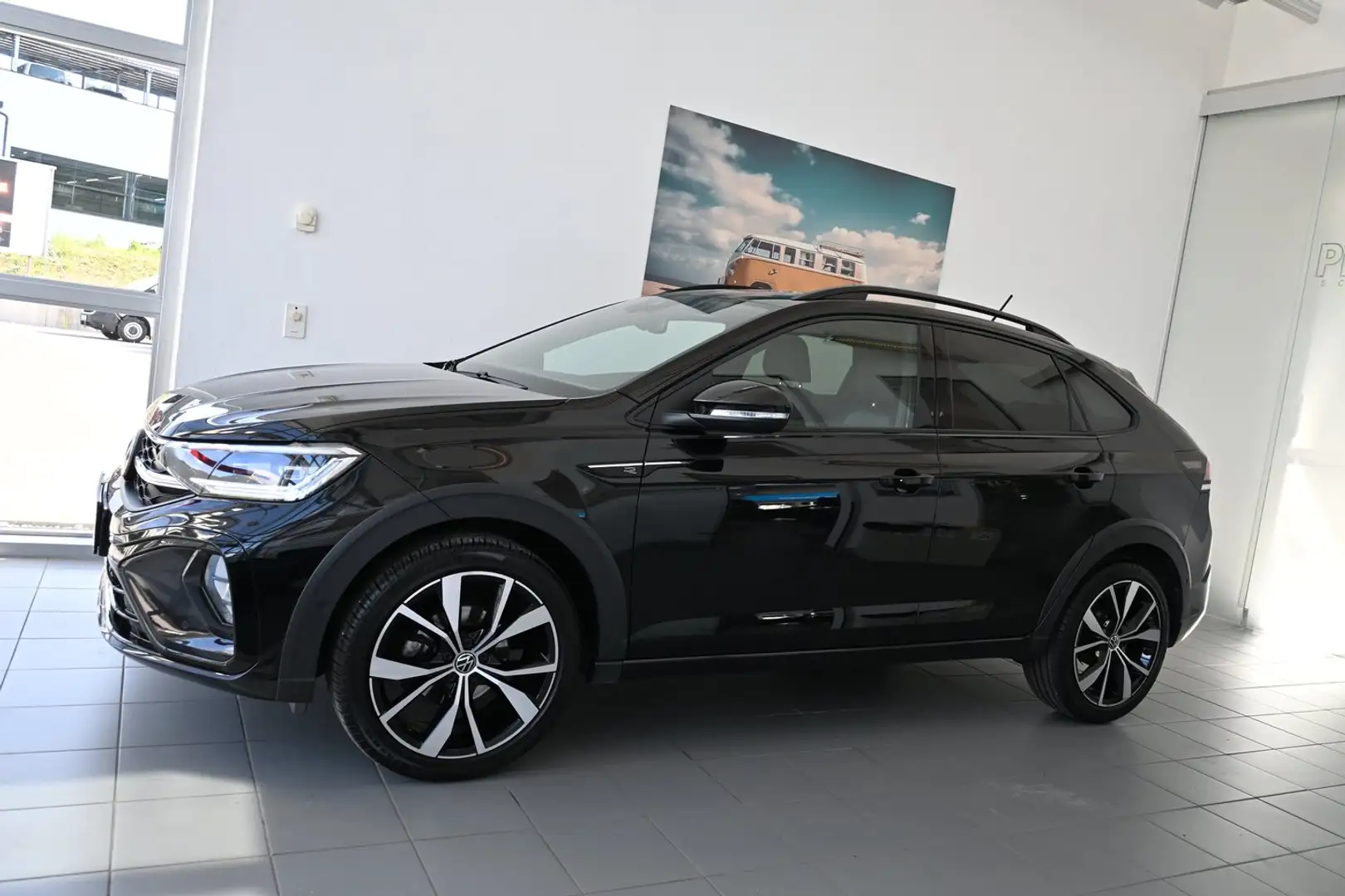 Volkswagen Taigo R-Line TSI DSG Schwarz - 2
