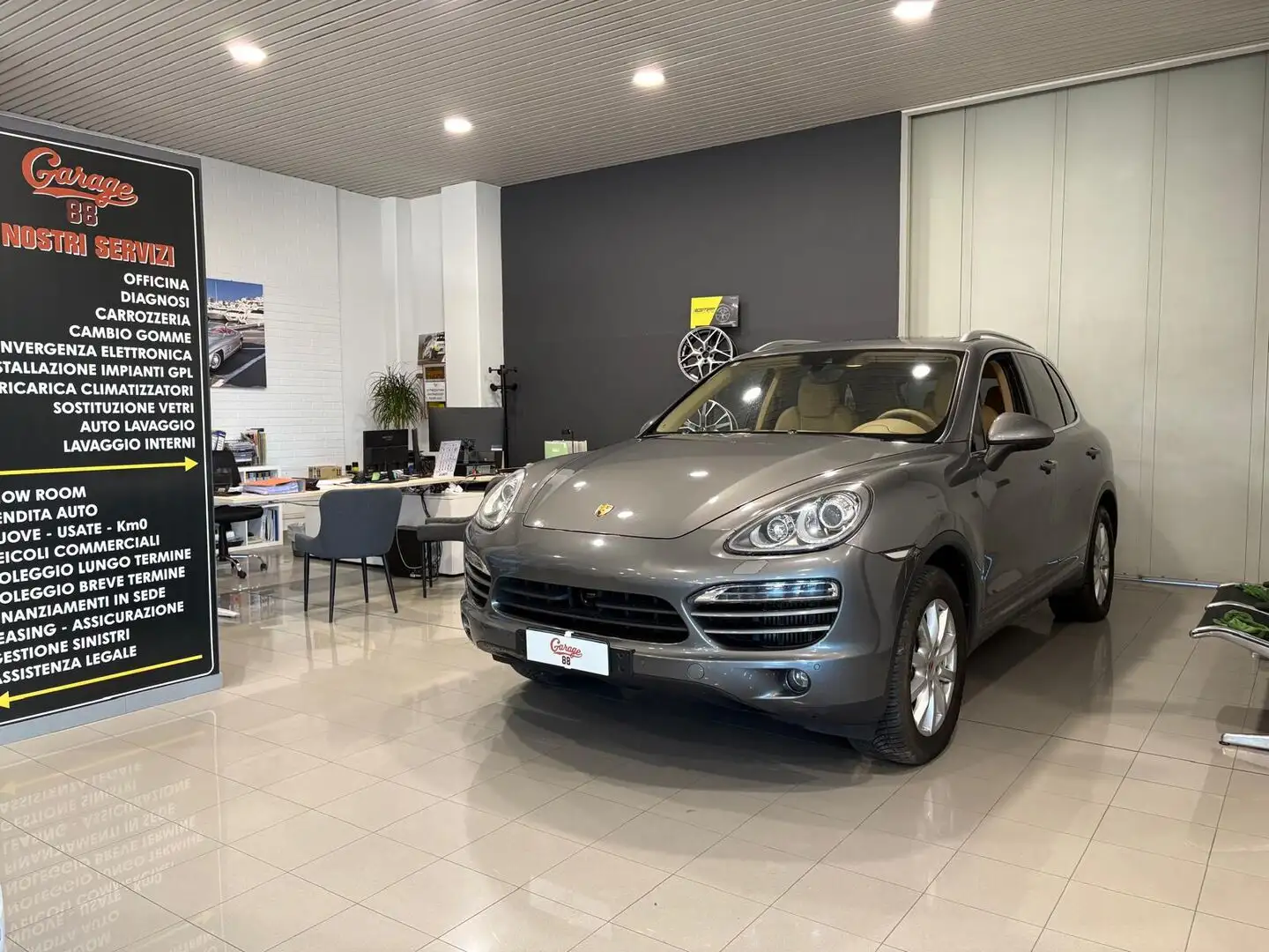 Porsche Cayenne 3.0 V6 tdi 245cv tiptronic Gris - 2
