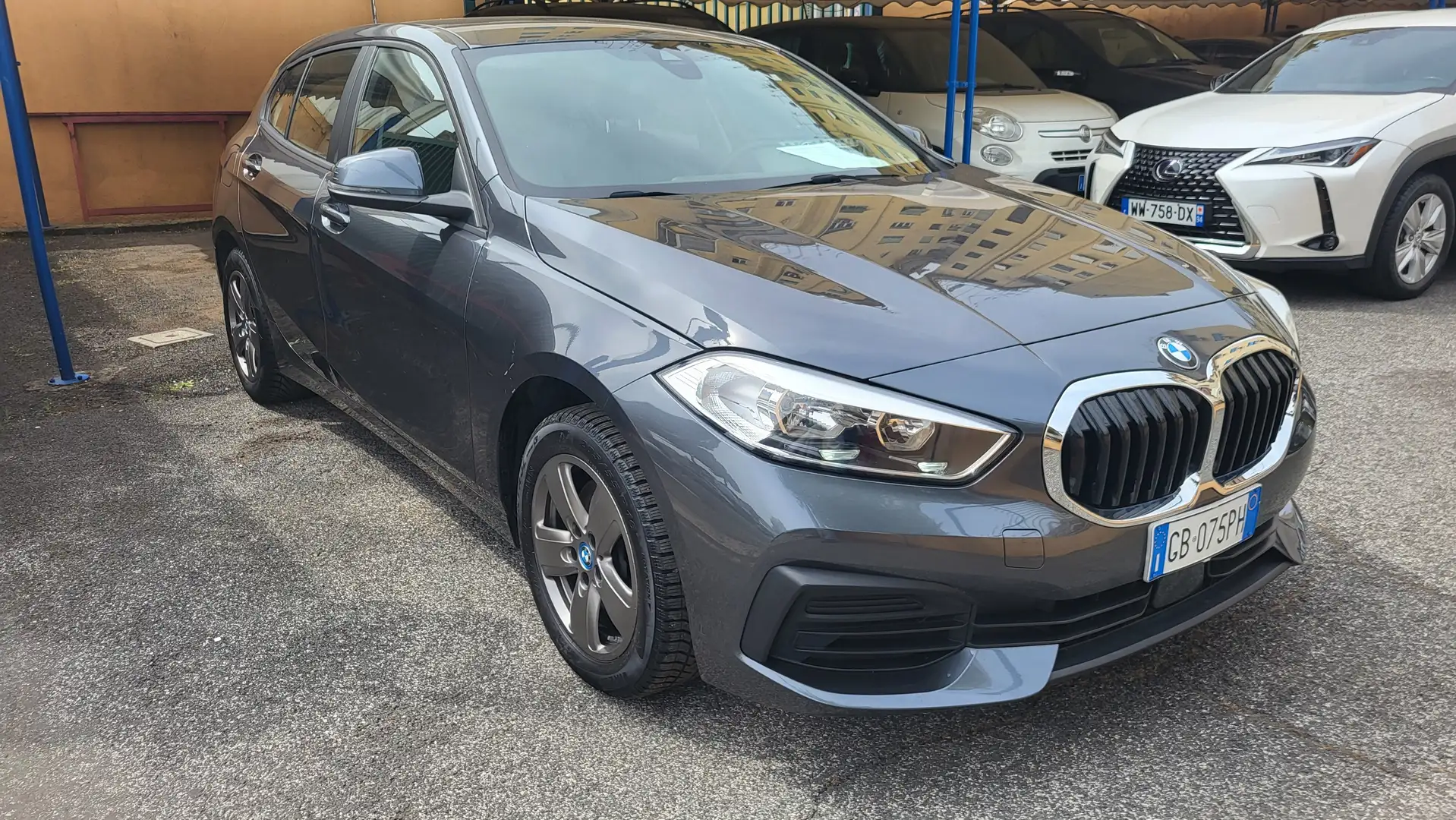 BMW 116 116d Business Advantage auto Gris - 1