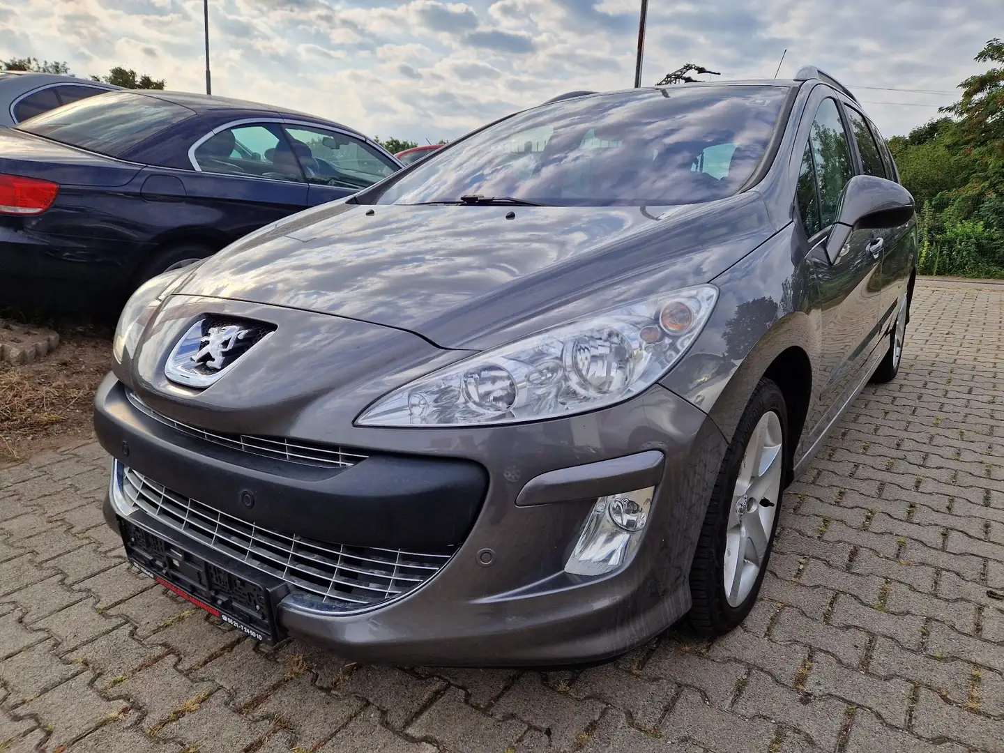 Peugeot 308 Sport Plus 7 Sitze Grau - 1
