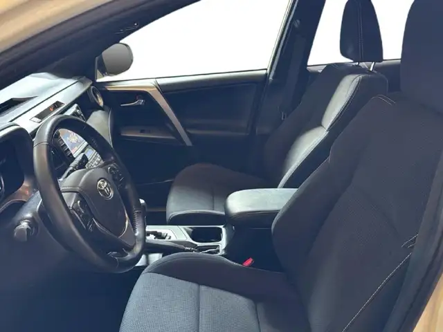 Toyota Rav4 view 13