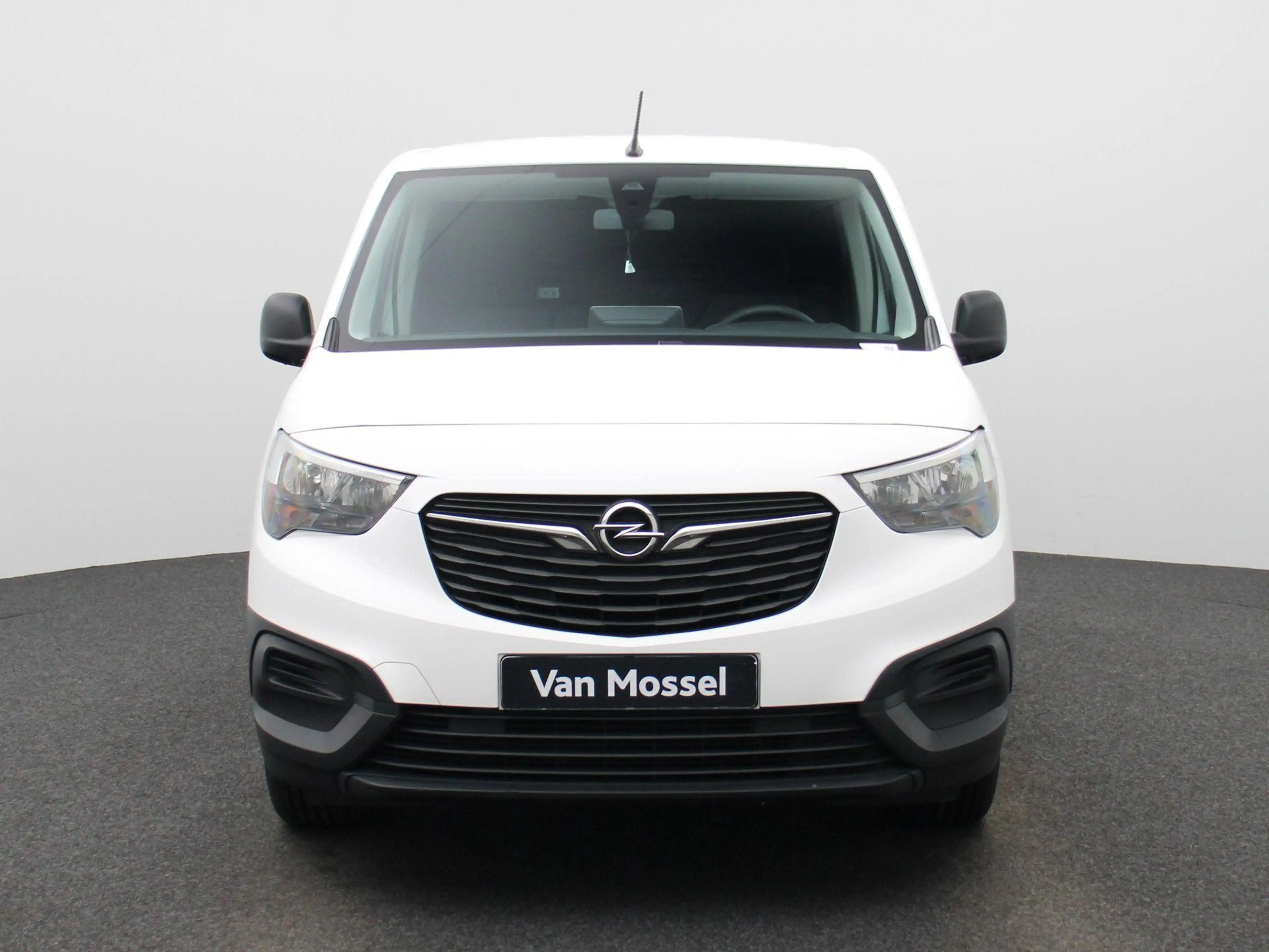 Opel Combo 1.5 Turbo 75kW 2.3T L2H1 Edition | PDC A | Bluetoo — photo 3