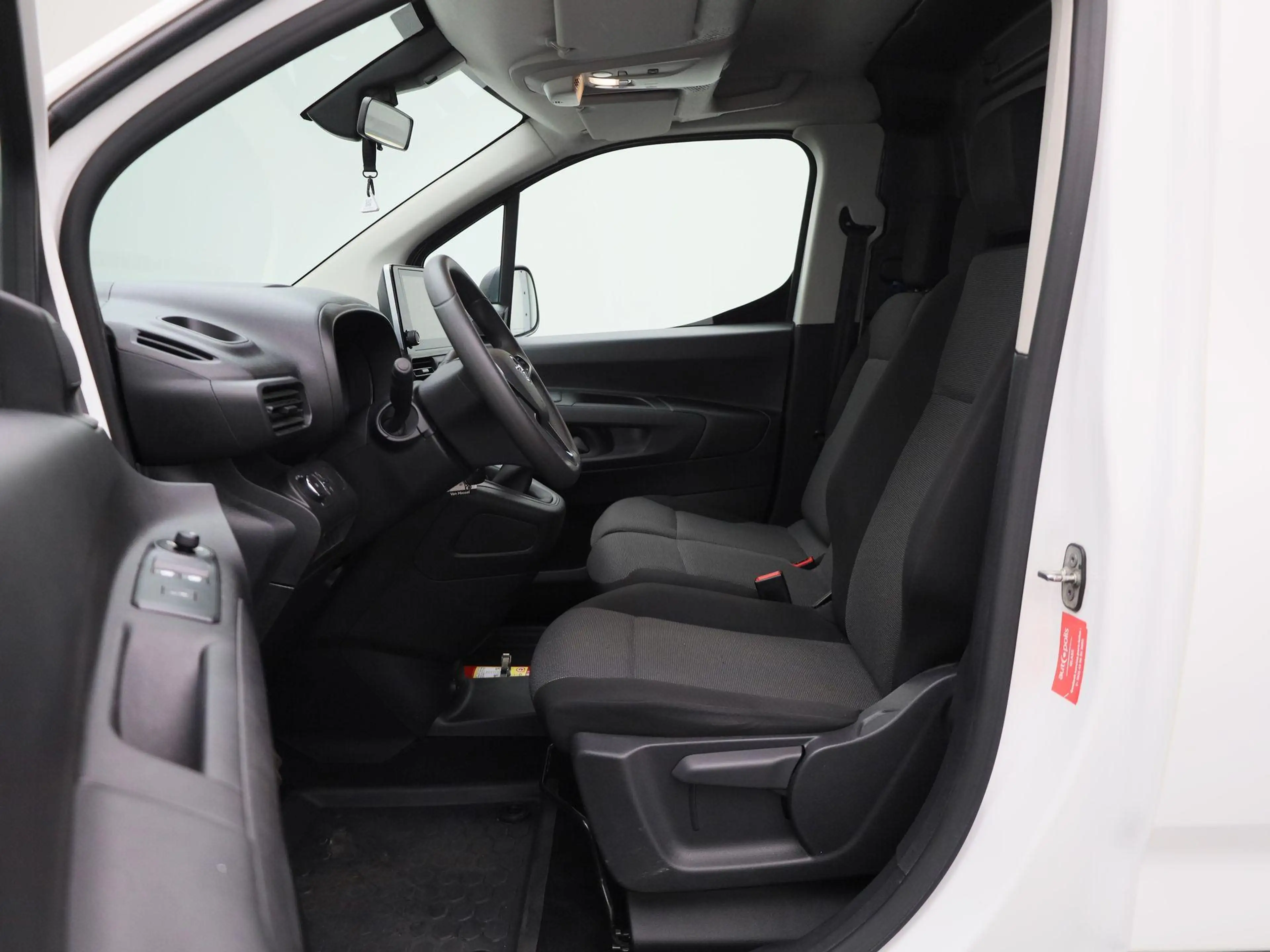 Opel Combo 1.5 Turbo 75kW 2.3T L2H1 Edition | PDC A | Bluetoo — photo 13