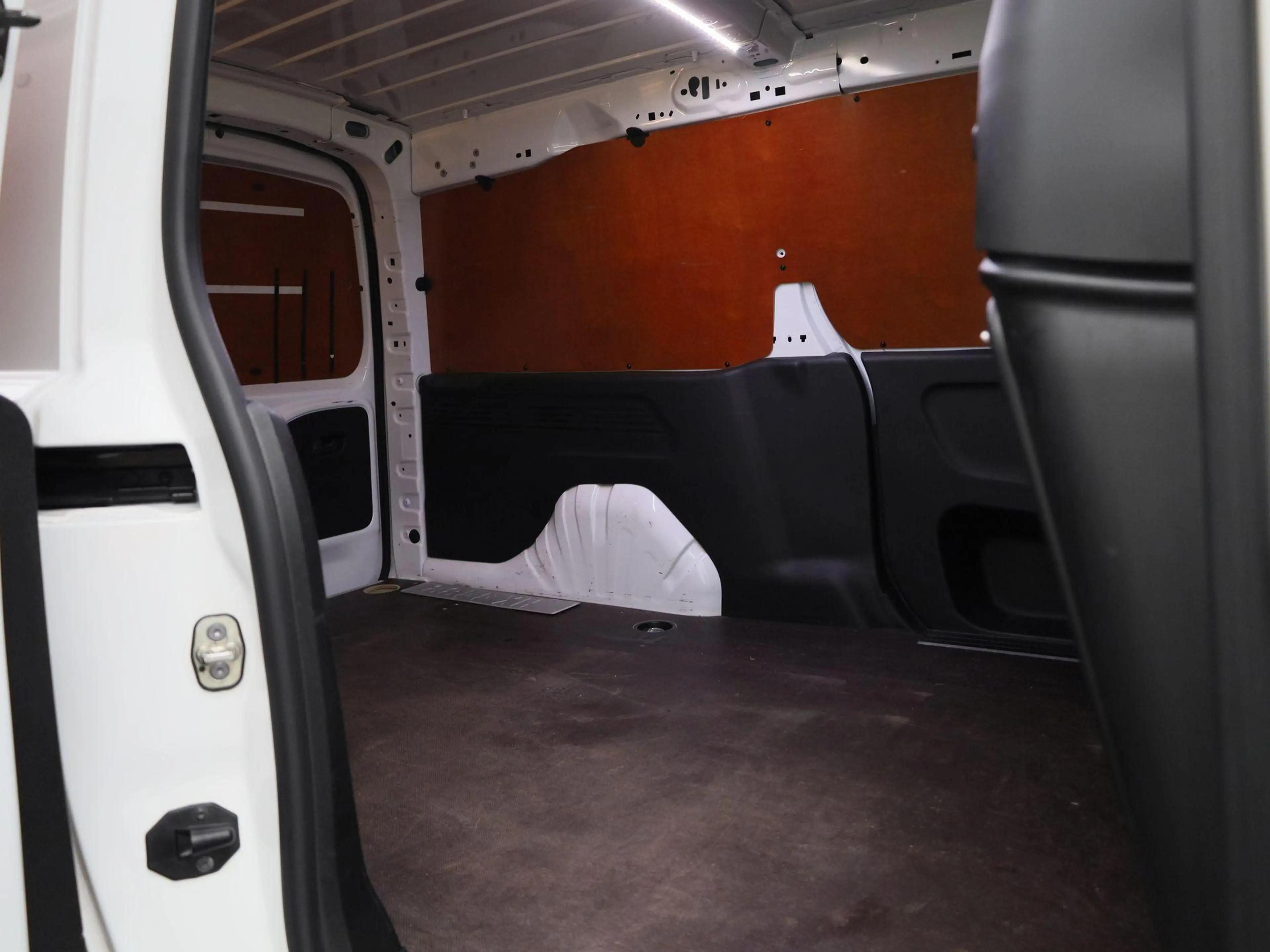 Opel Combo 1.5 Turbo 75kW 2.3T L2H1 Edition | PDC A | Bluetoo — photo 15